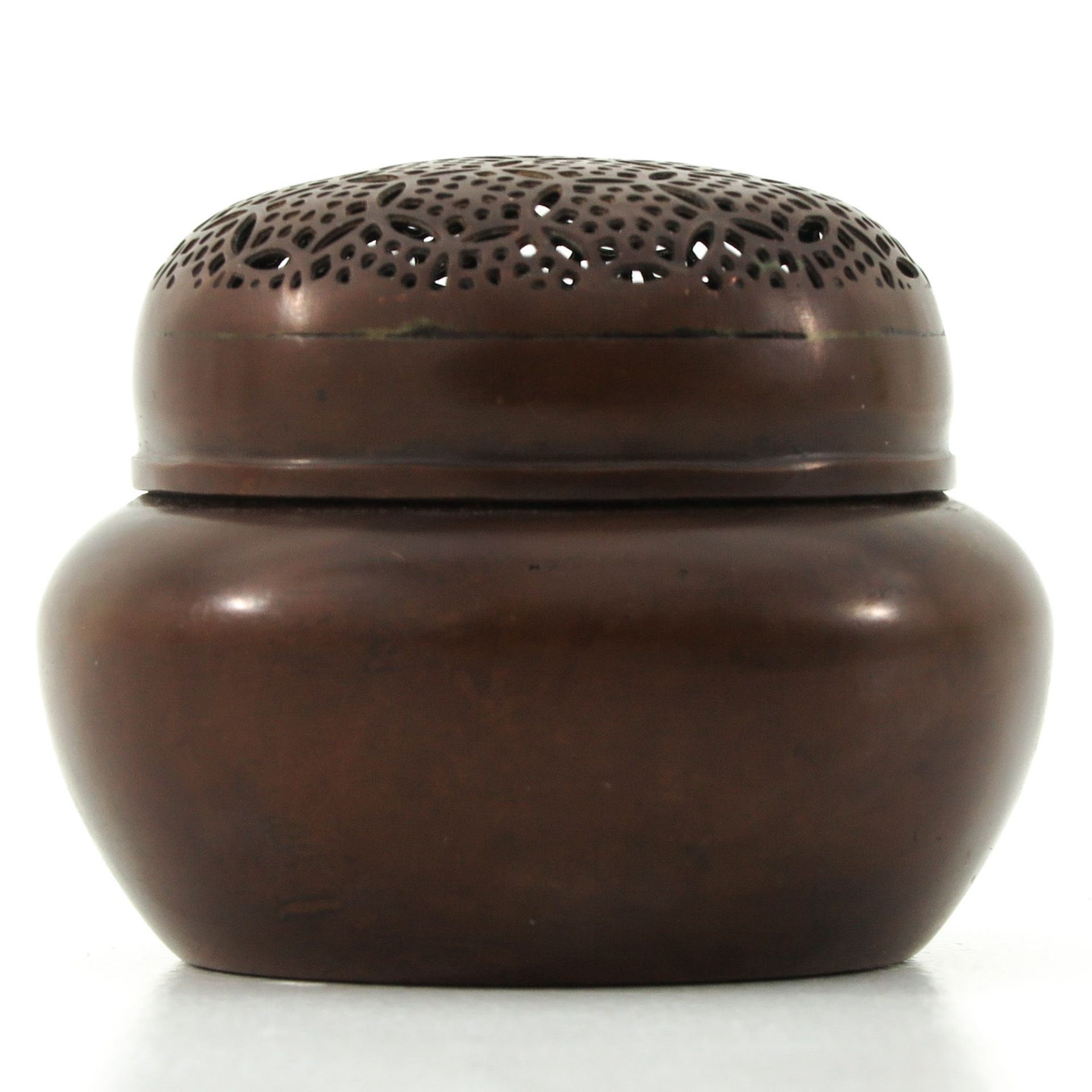 A Bronze Jar with Cover - Bild 4 aus 10