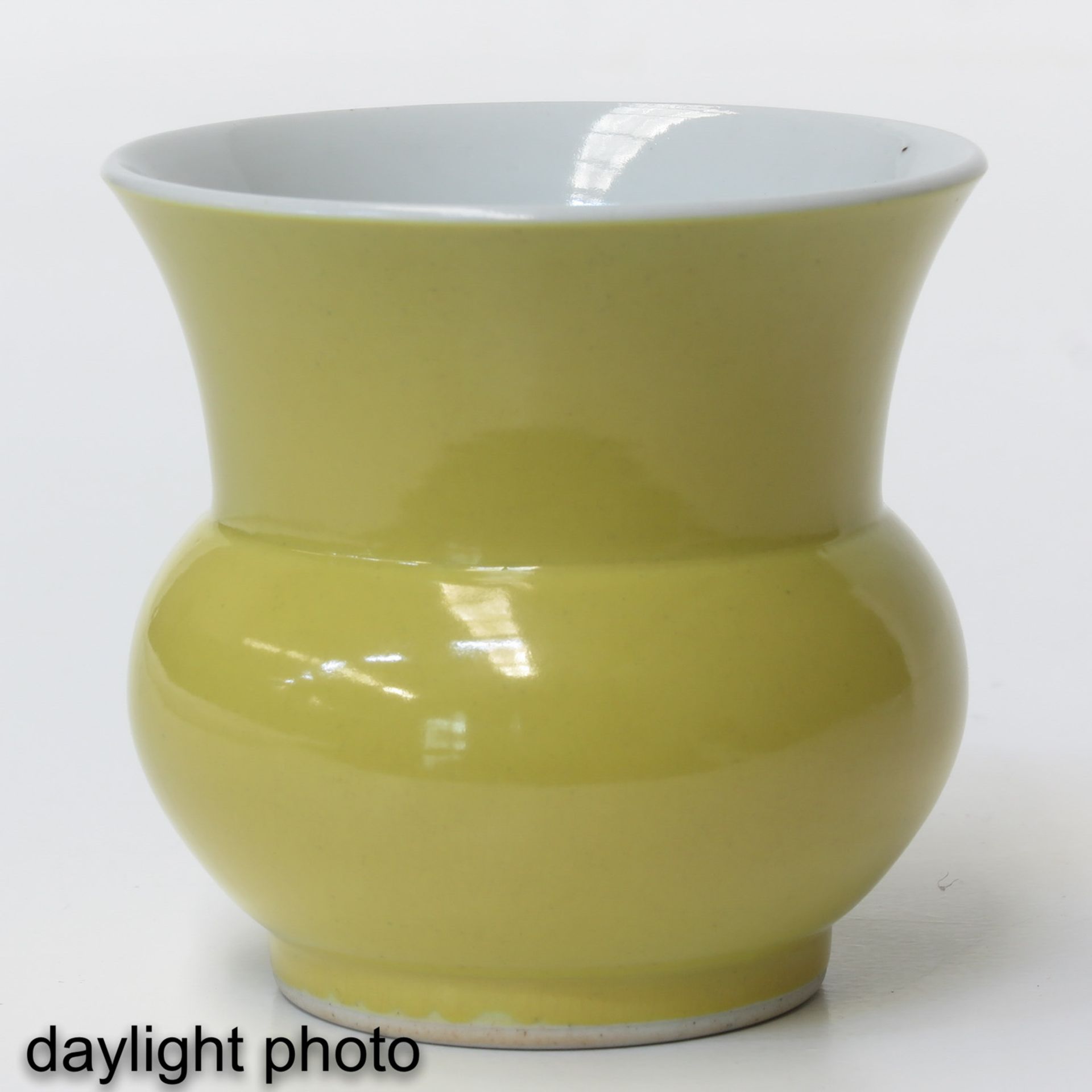A Yellow Glazed Vase - Image 7 of 9