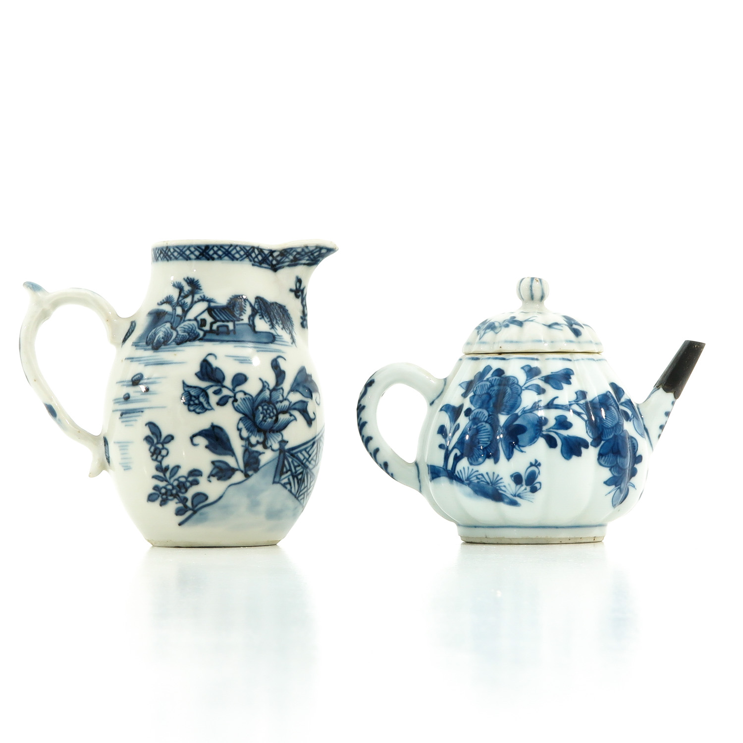 A Teapot and Creamer - Image 3 of 10