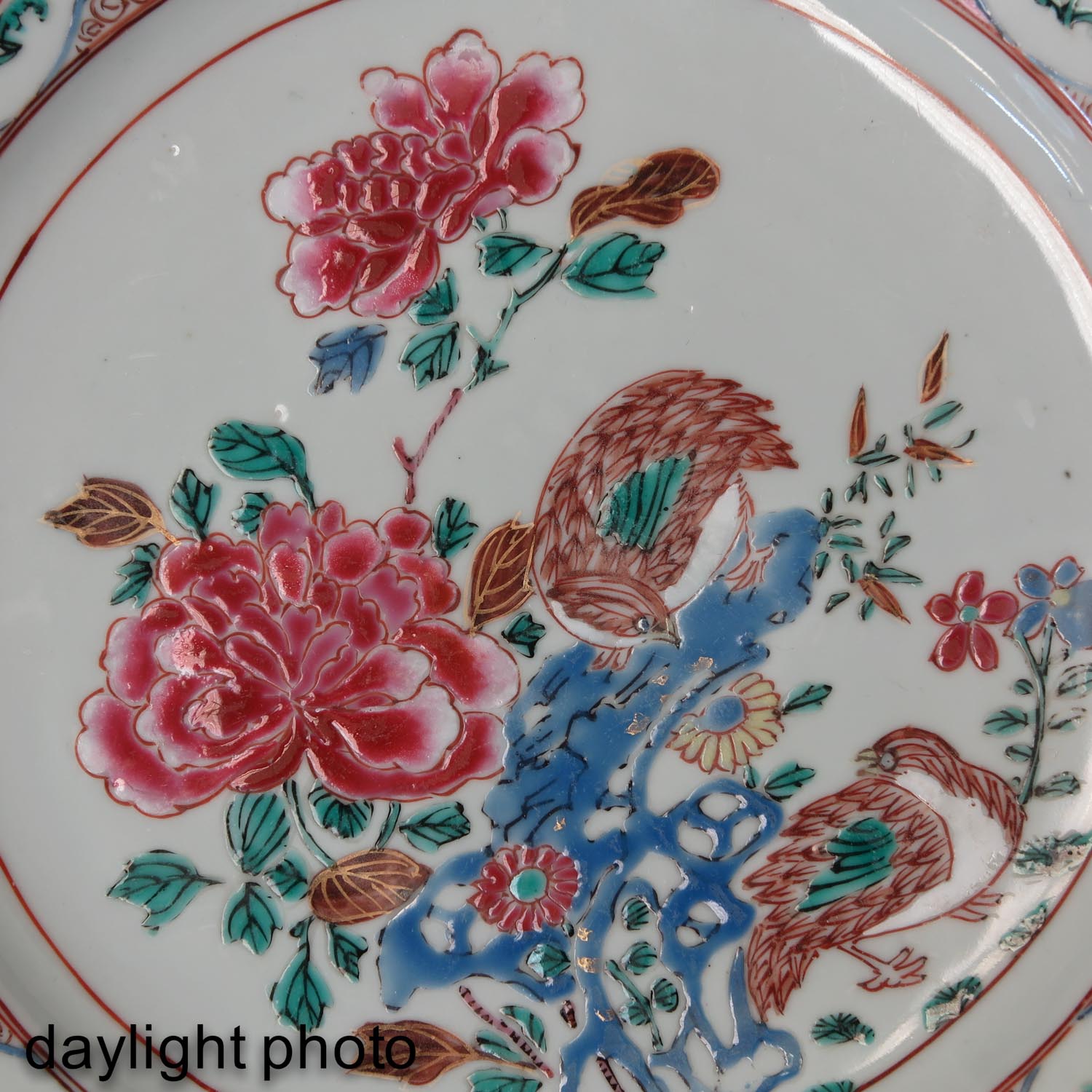 A Famille Rose Plate - Image 5 of 5