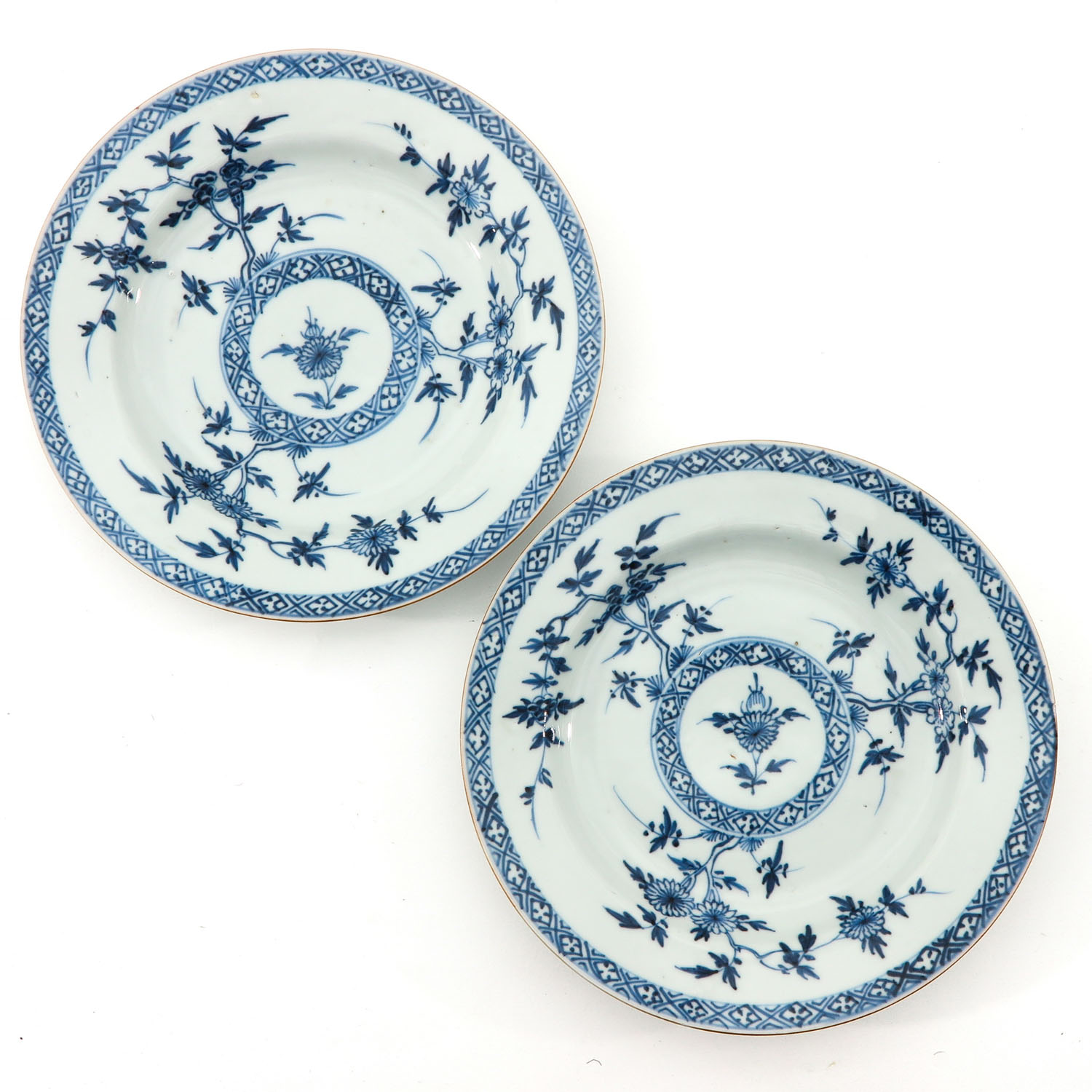 A Collection of 5 Blue and White Plates - Image 5 of 9