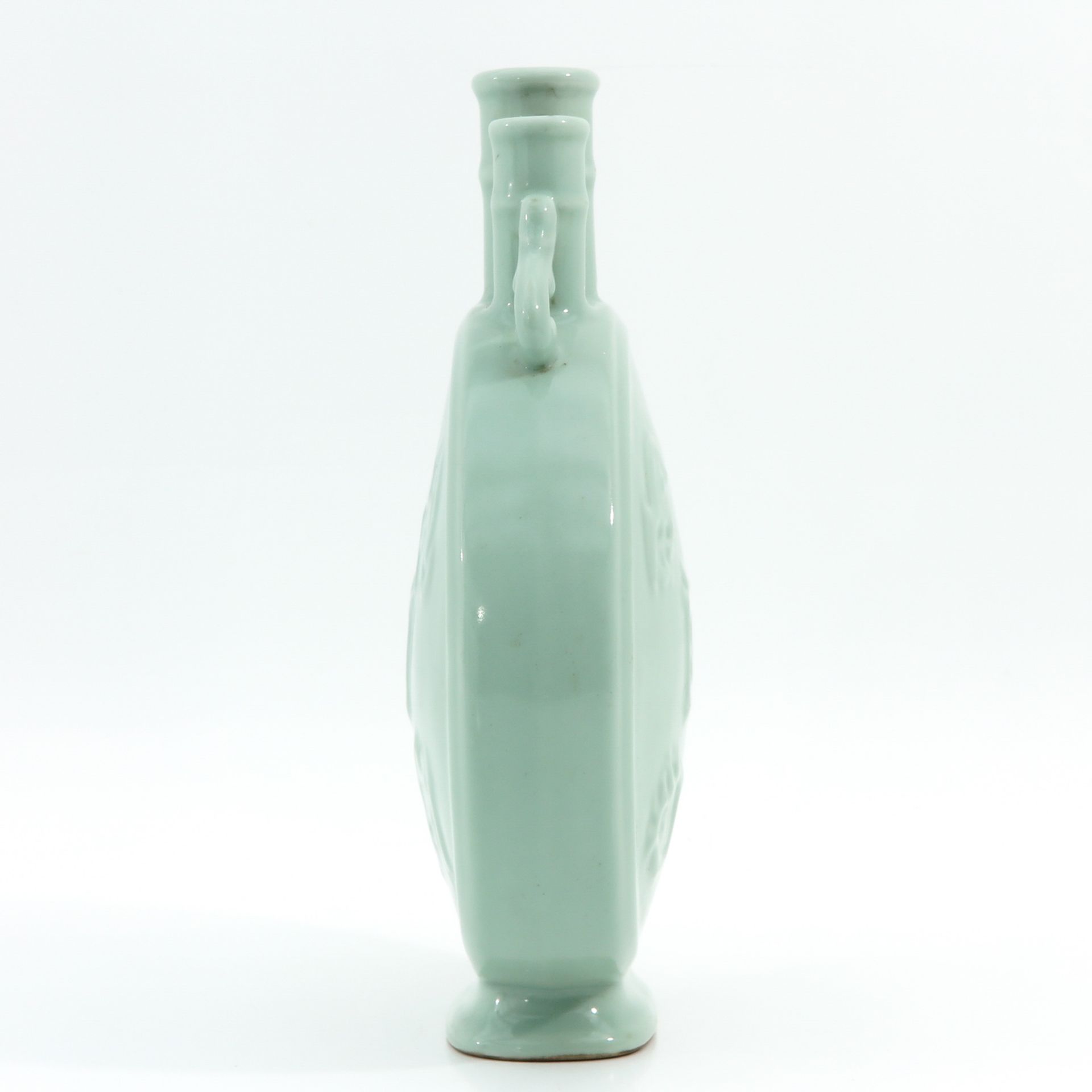 A Celadon Moon Bottle Vase - Bild 4 aus 10
