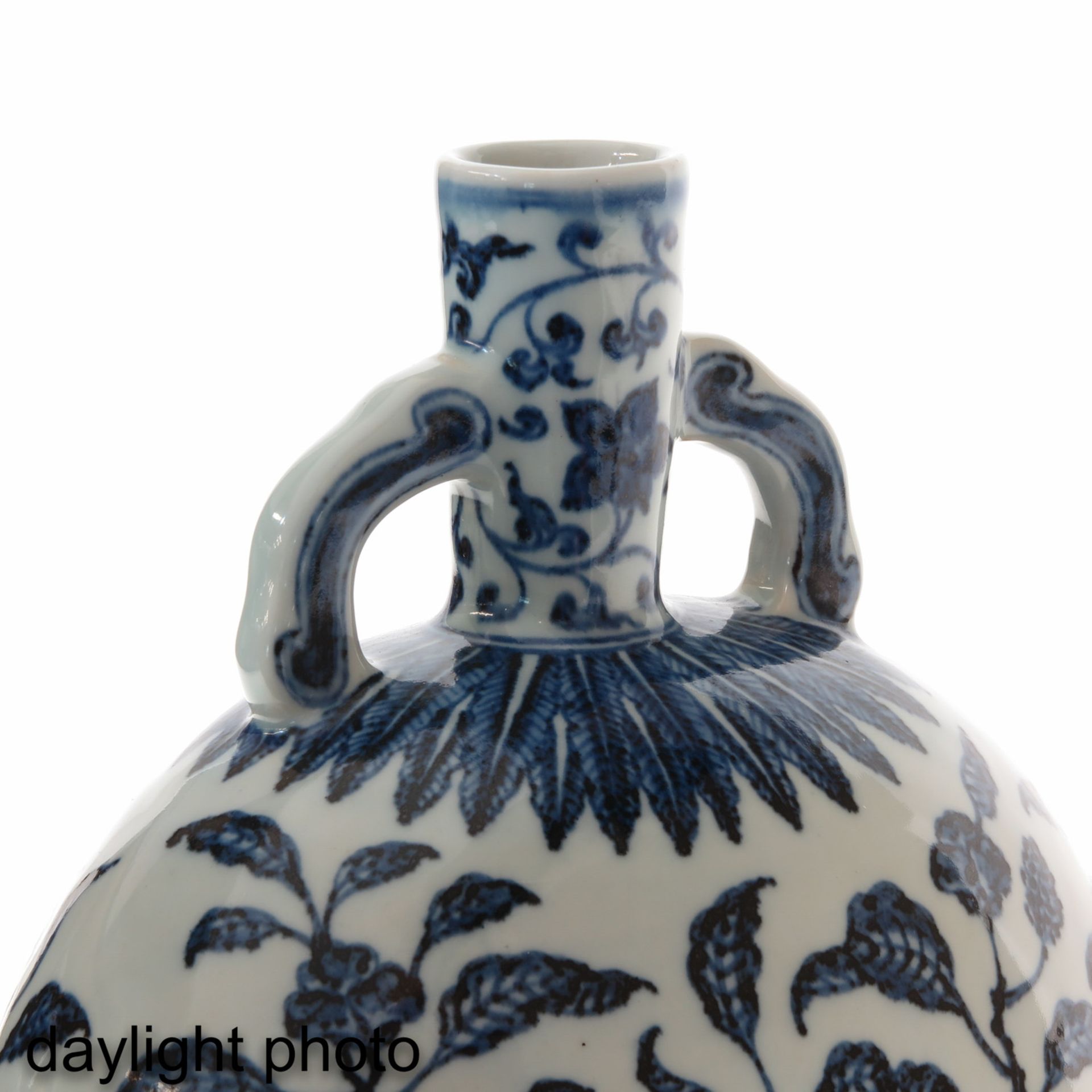 A Blue and White Moon Bottle - Image 9 of 9