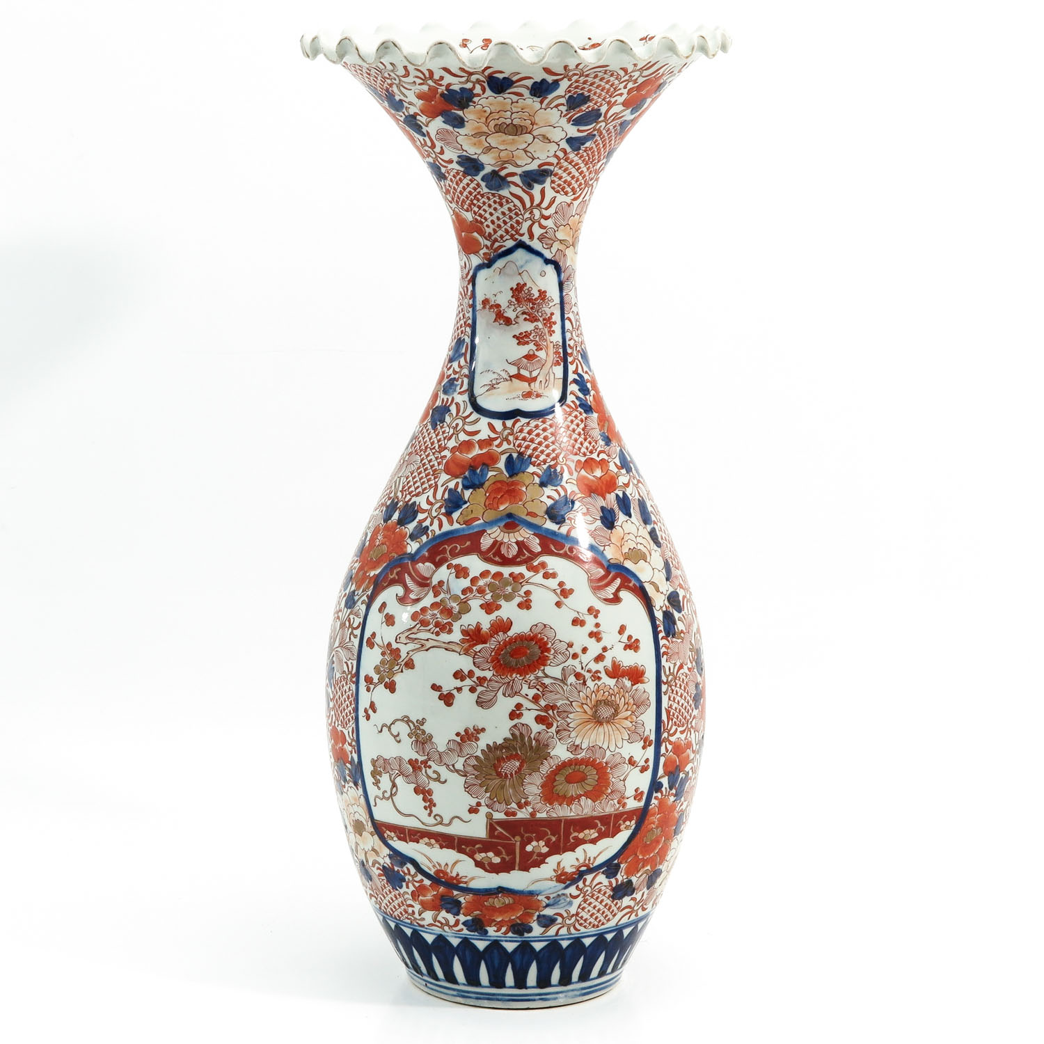 An Imari Ruffle Top Vase