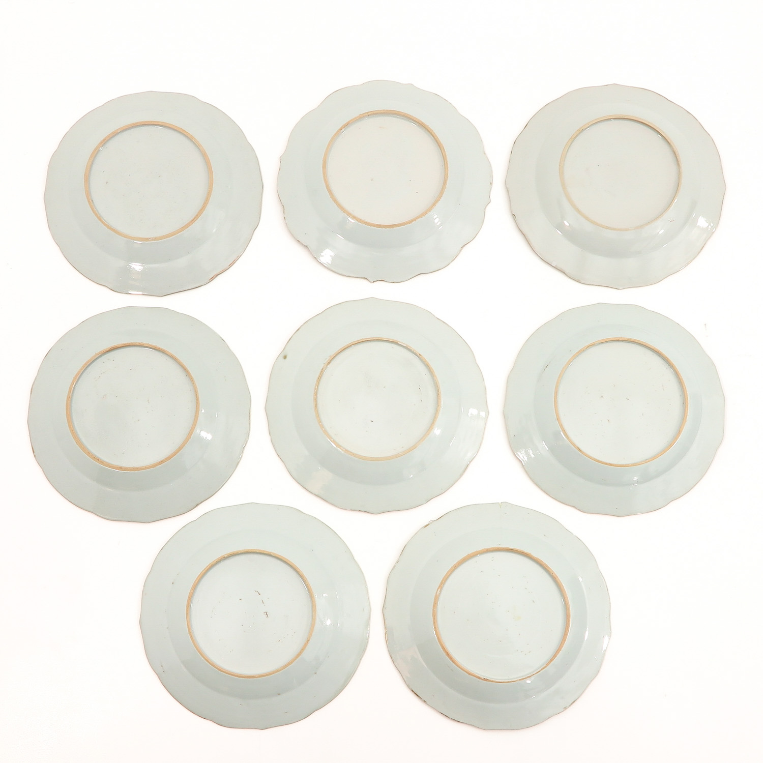 A Series of 8 Famille Rose Plates - Image 2 of 10