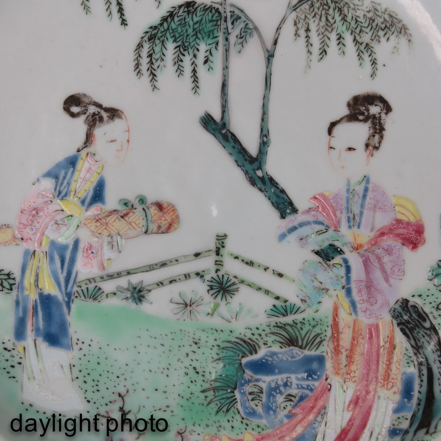 A Famille Rose Plate - Image 5 of 5