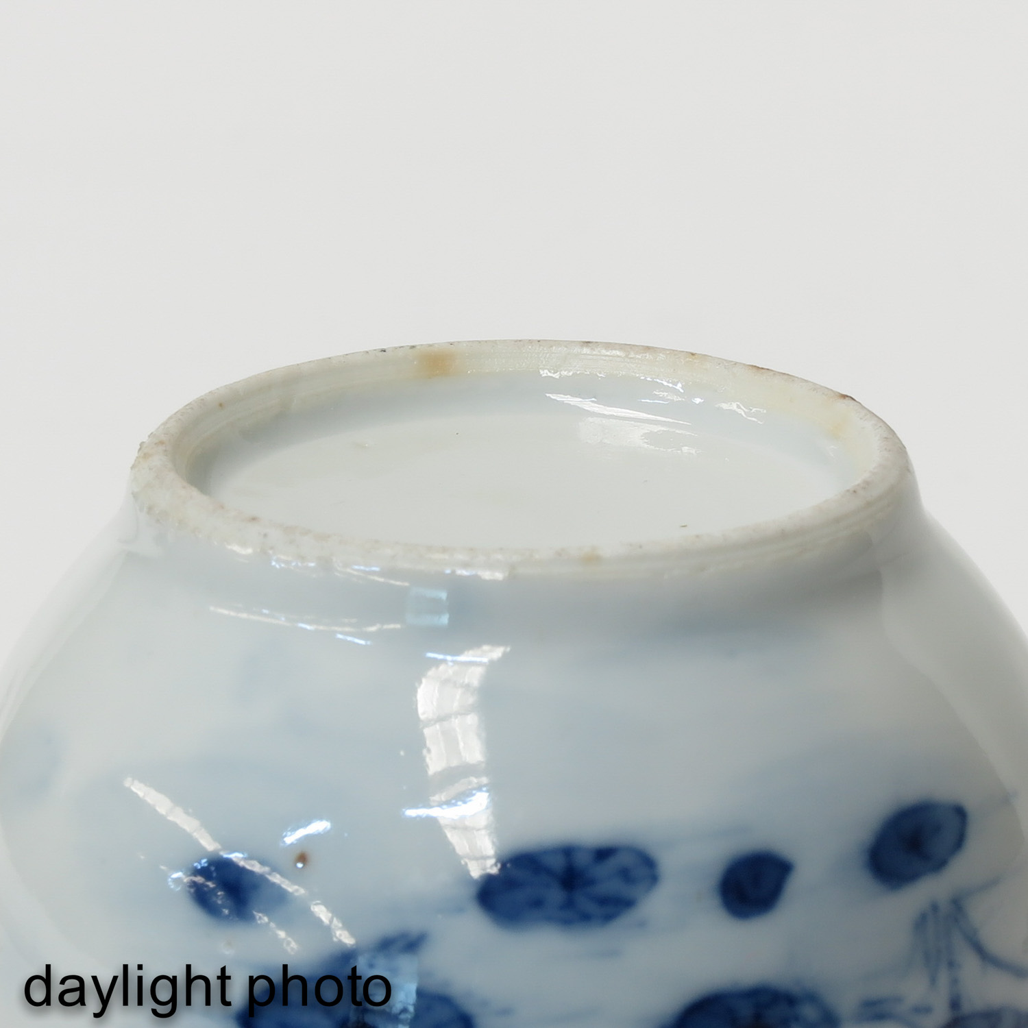 A Blue and White Teapot - Image 7 of 8