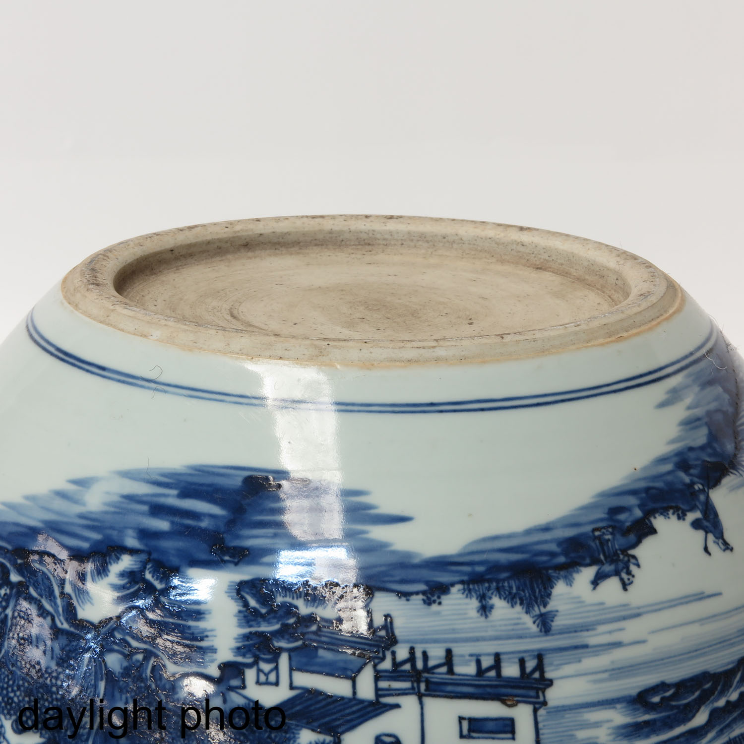 A Blue and White Fish Bowl - Image 8 of 9