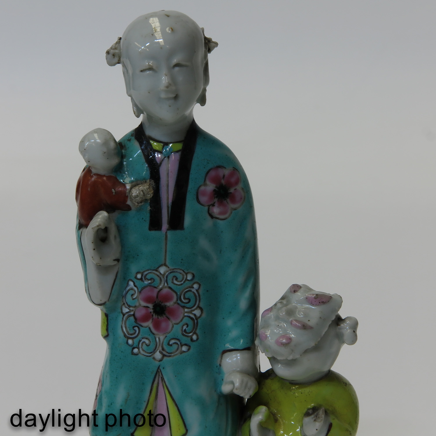 A Lot of 2 Chinese Porcelain Sculptures - Image 10 of 10