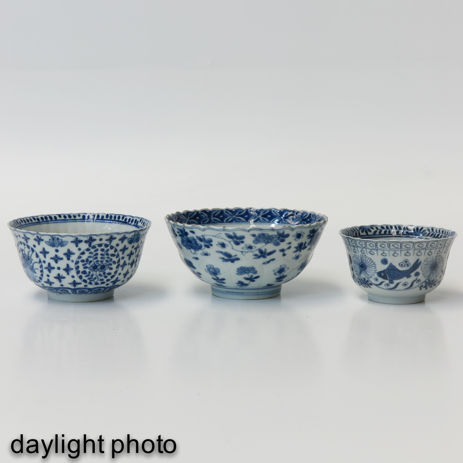 A Collection of 3 Bowls - Image 7 of 10