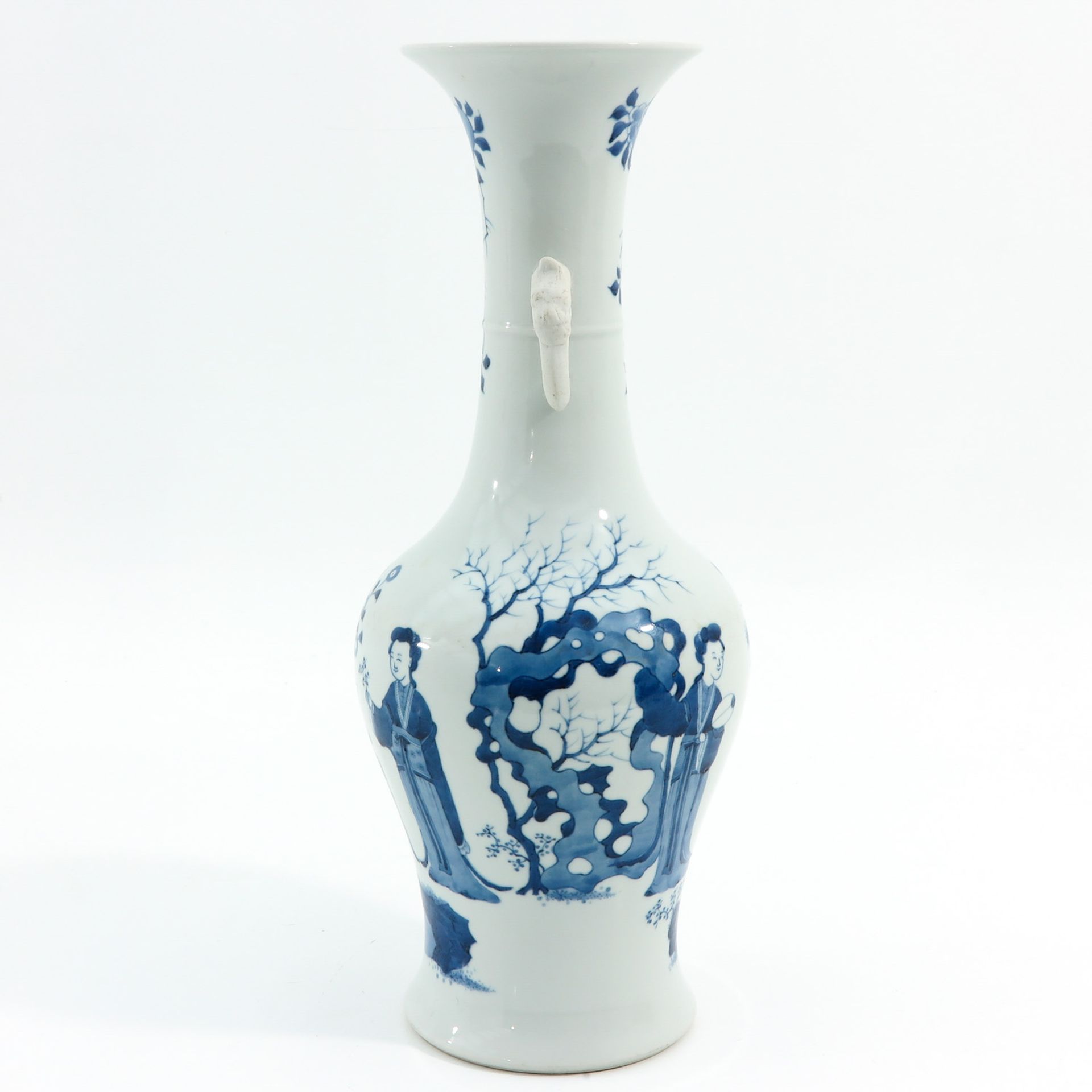 A Blue and White Vase - Bild 2 aus 9