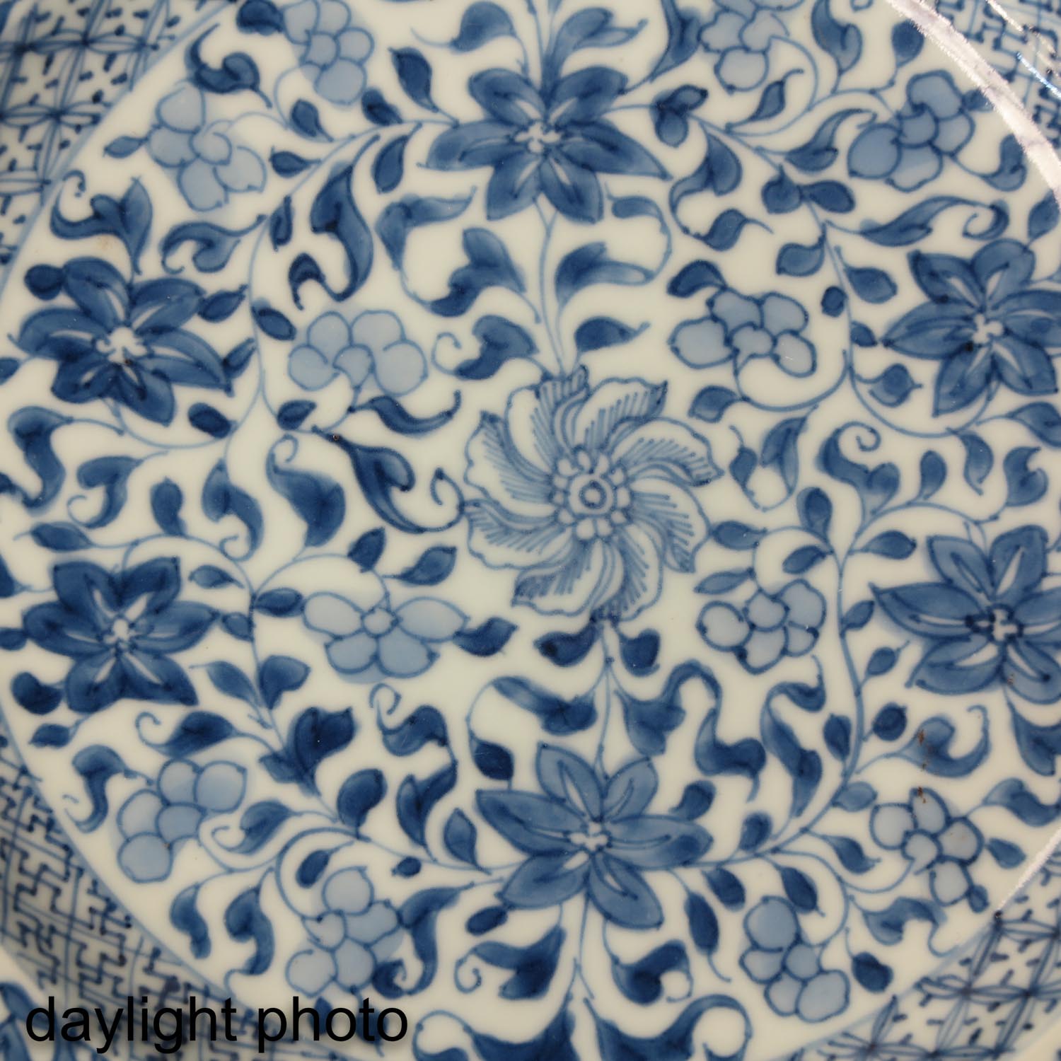 A Series of 5 Blue and White Plates - Image 10 of 10