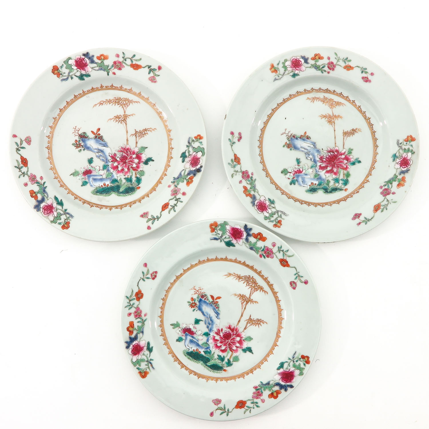 A Series of 8 Famille Rose Plates - Image 5 of 10