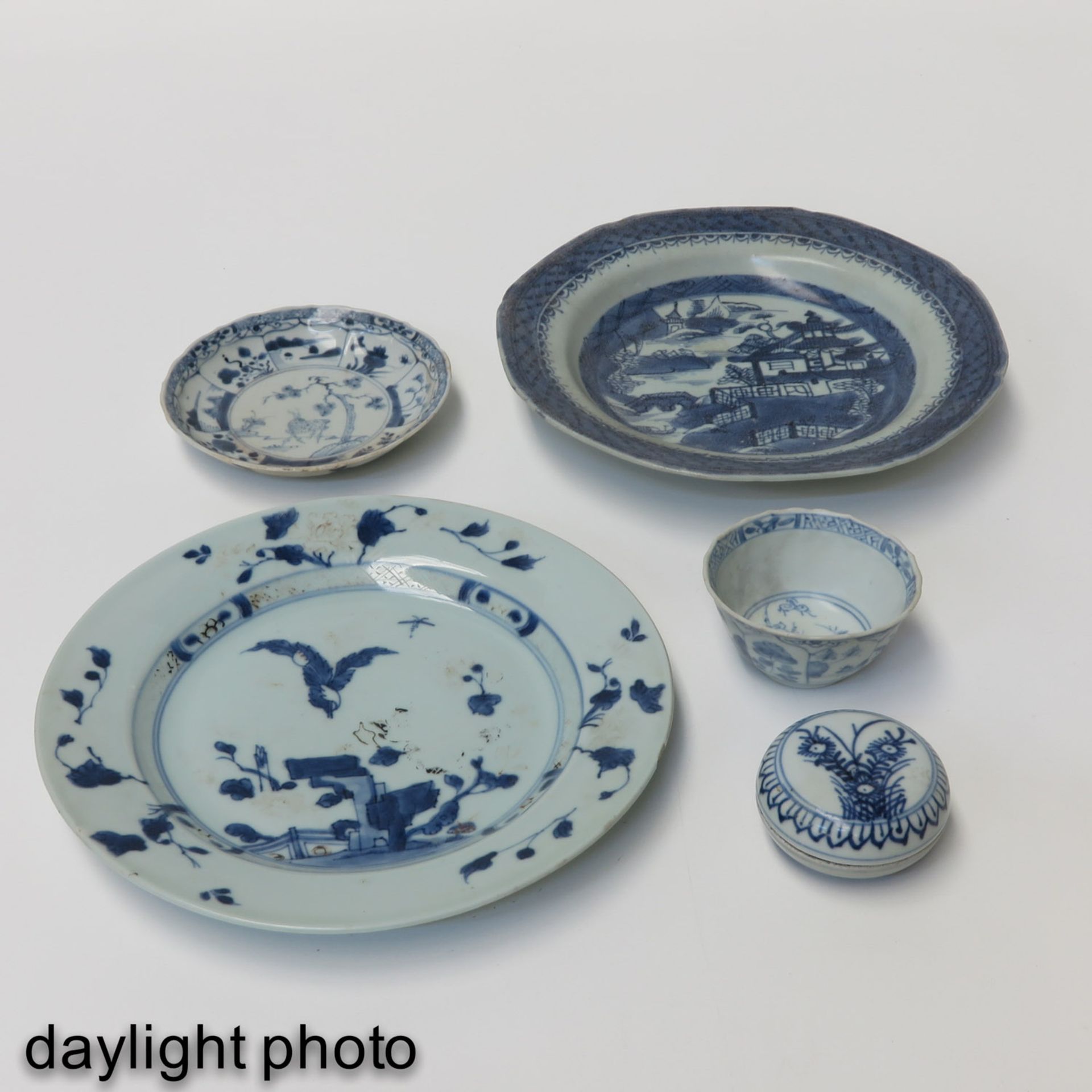 A Collection of Ship Wreck Porcelain - Image 9 of 10