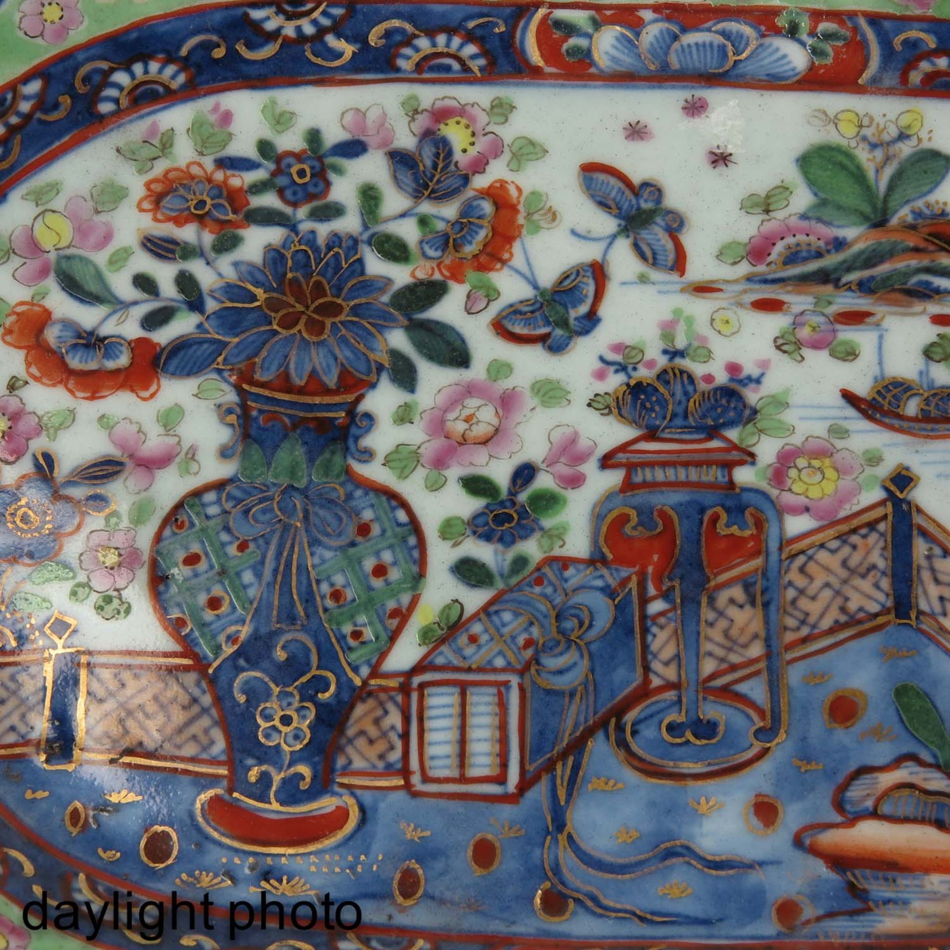 A Polychrome Dish - Image 5 of 5