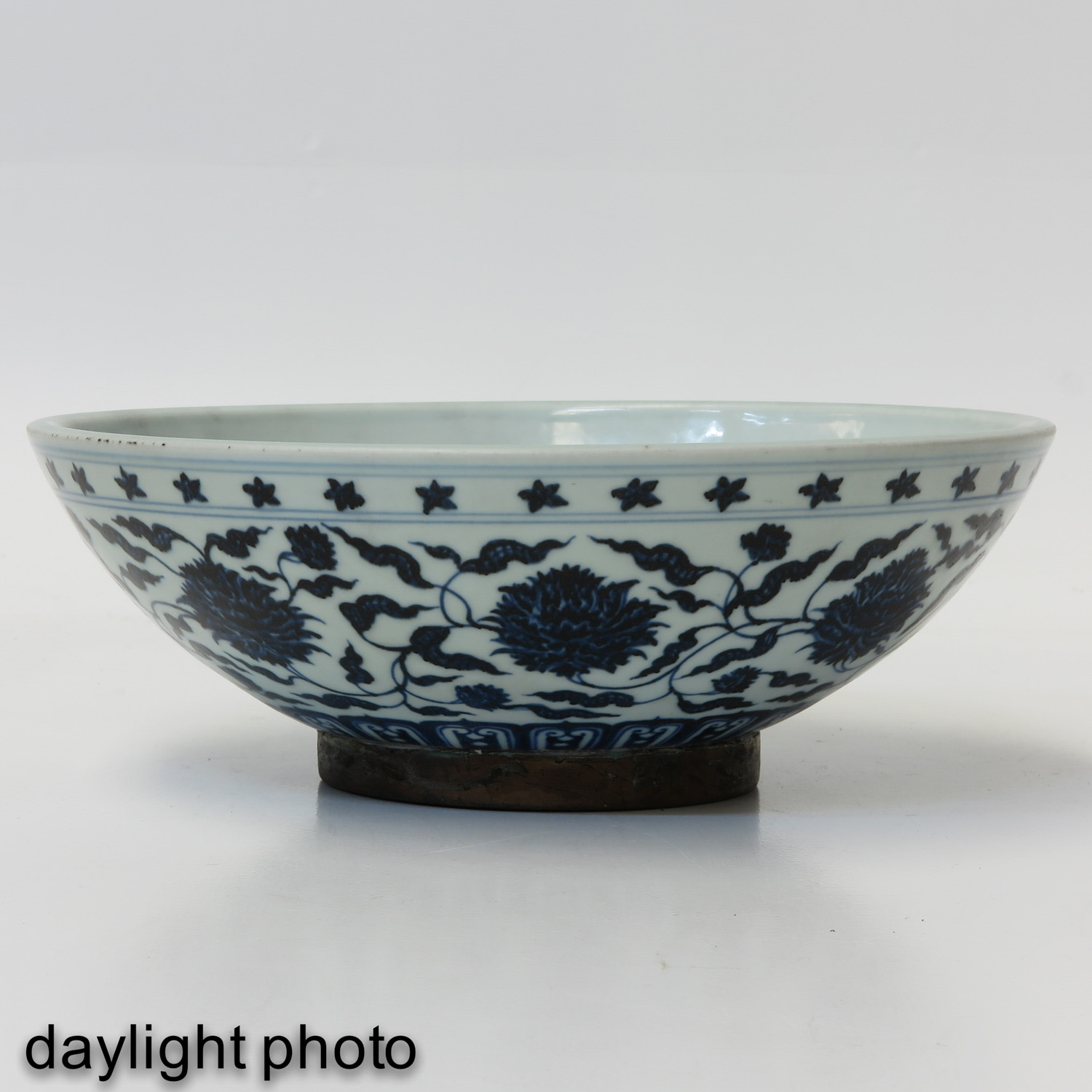 A Blue and White Bowl - Image 7 of 9