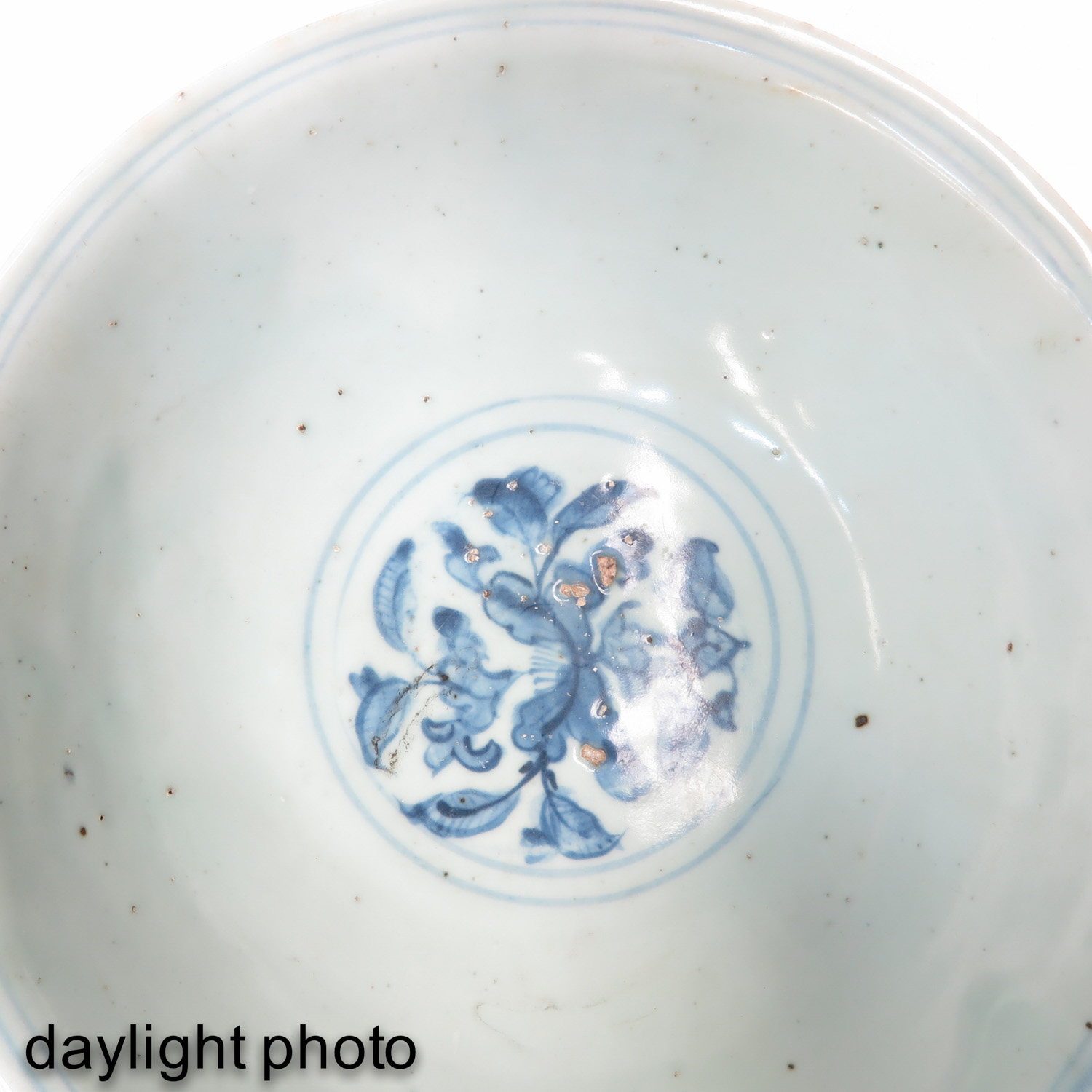 A Lot of 2 Blue and White Bowls - Image 9 of 10