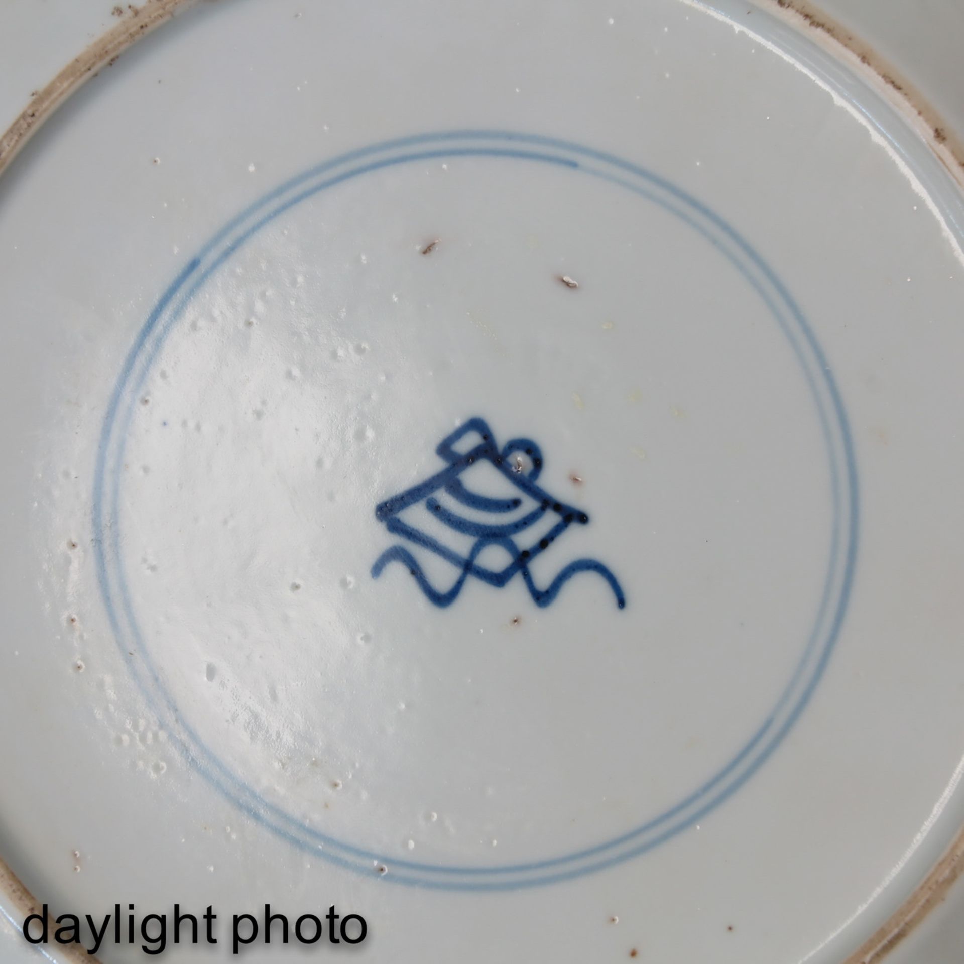 A Blue and White Plate - Bild 5 aus 6