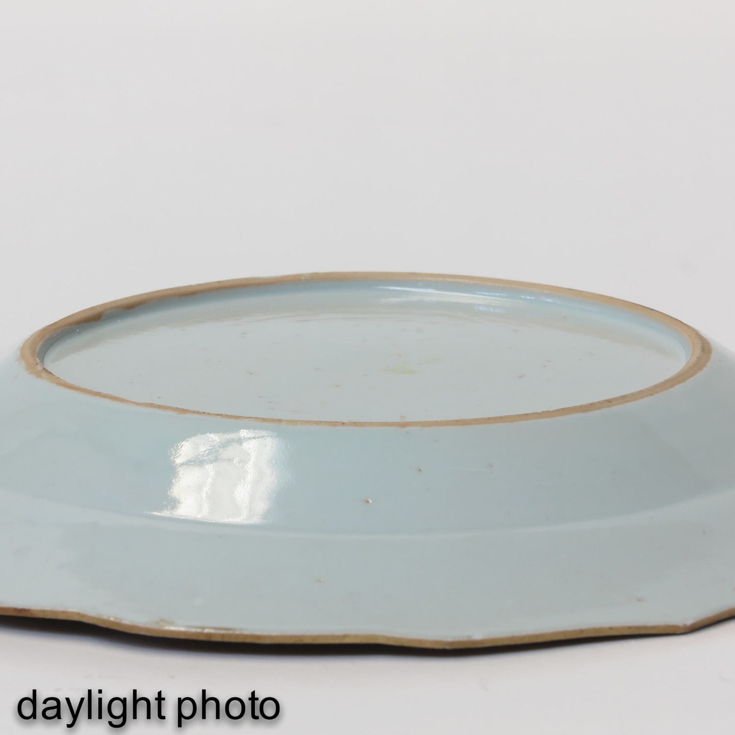 A Series of 8 Famille Rose Plates - Image 10 of 10