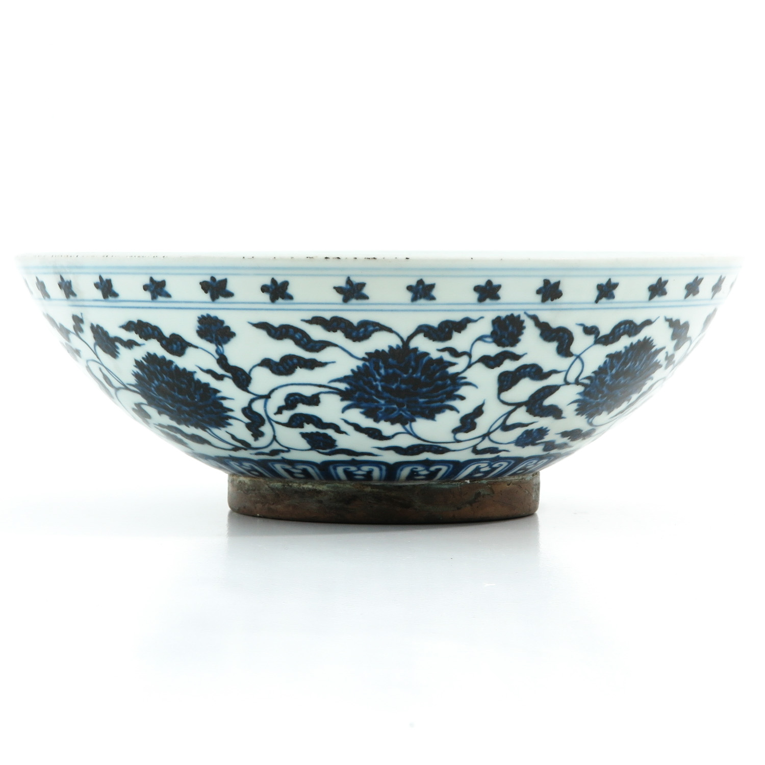 A Blue and White Bowl - Image 2 of 9