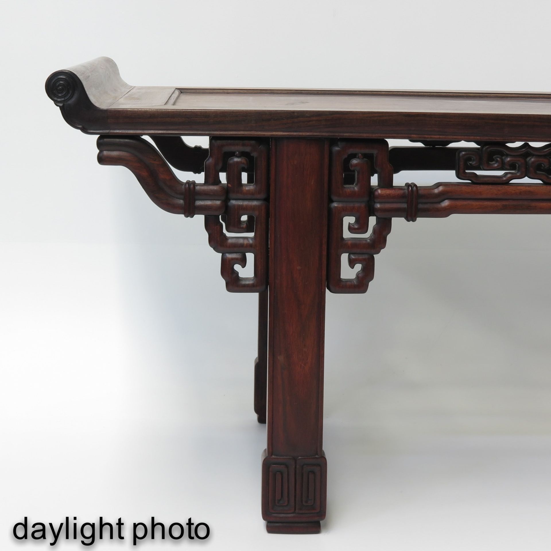 A Chinese Altar Table - Bild 7 aus 9