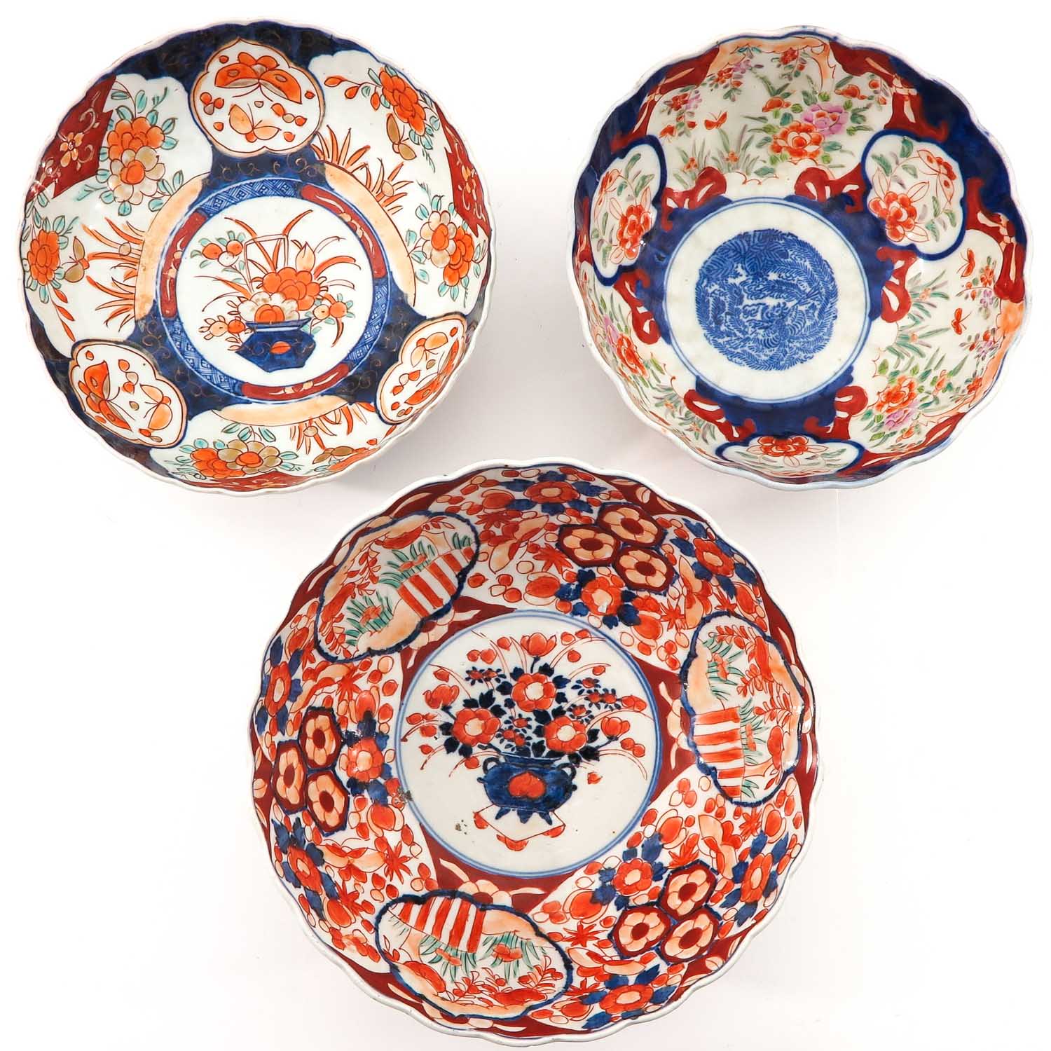 A Series of 3 Imari Bowls - Image 5 of 10