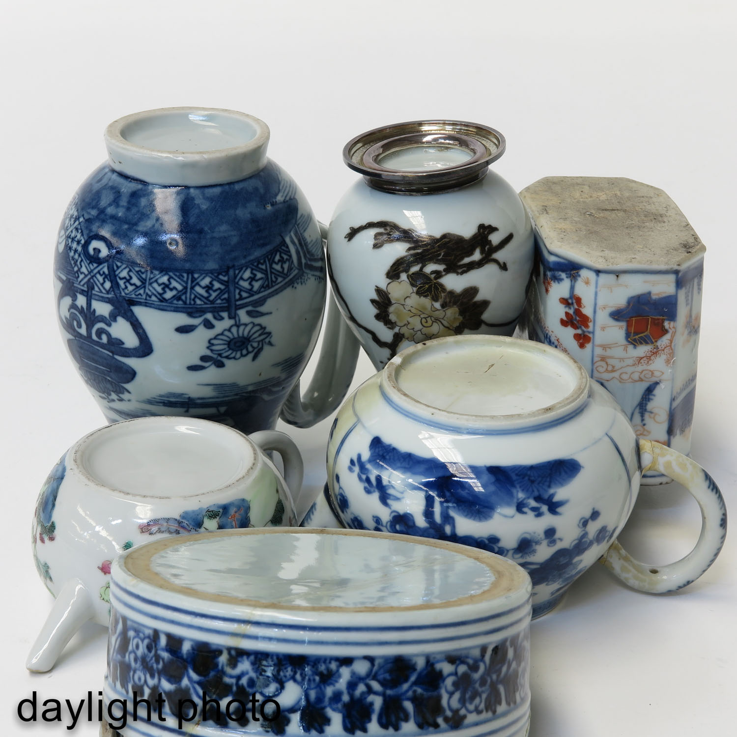 A Diverse Collection of Porcelain - Image 8 of 10