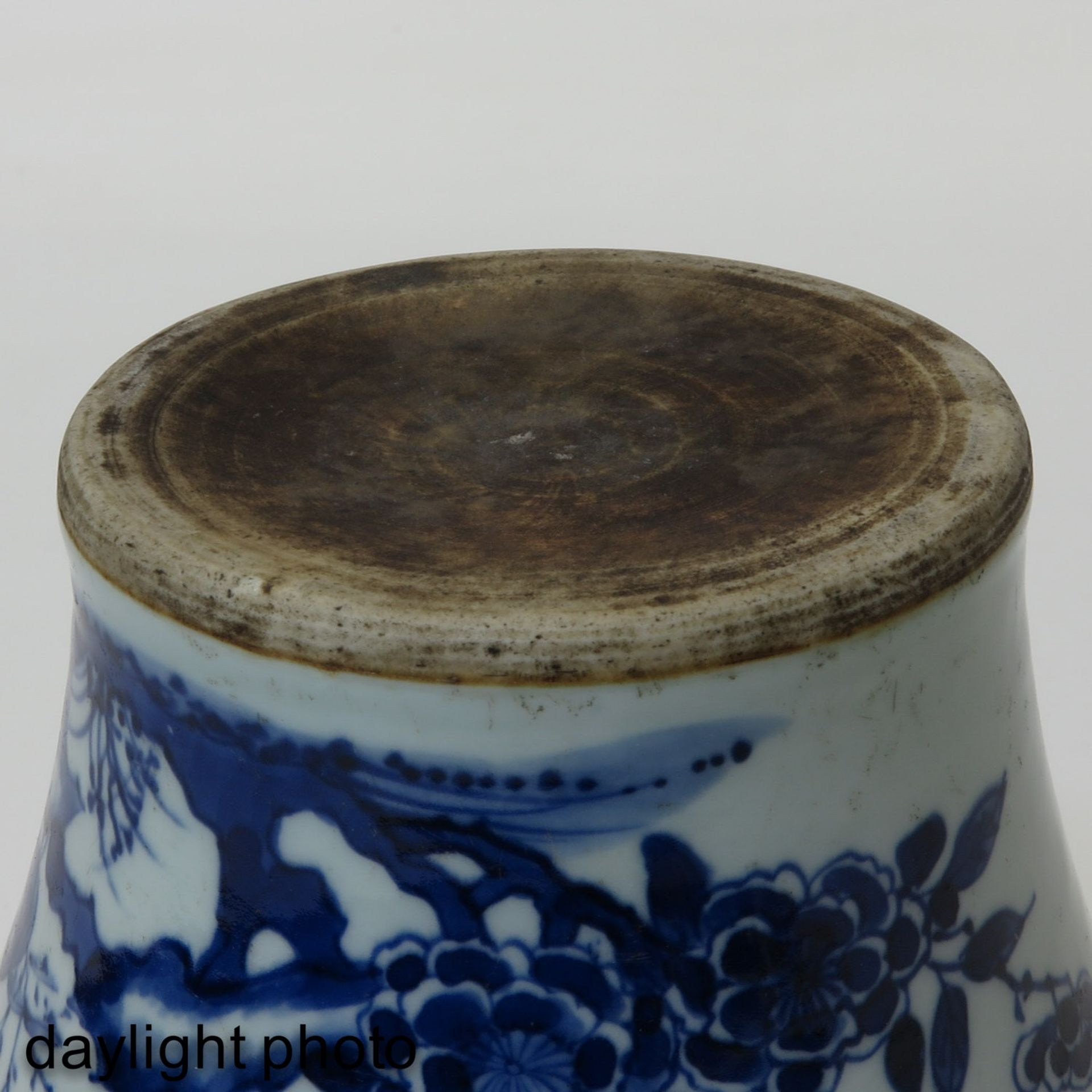 A Blue and White Vase - Image 8 of 9