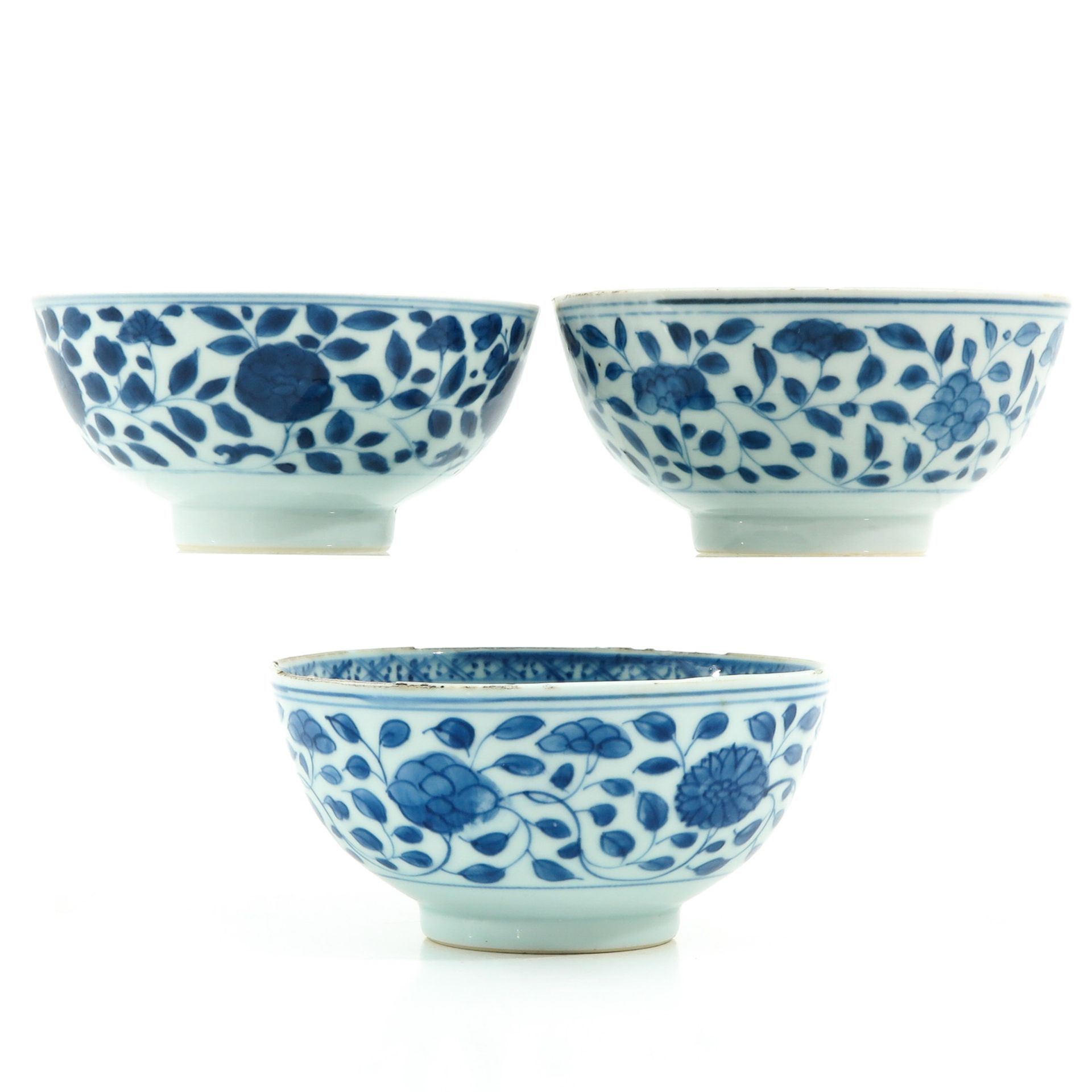 A Series of 3 Blue and White Bowls - Image 2 of 9