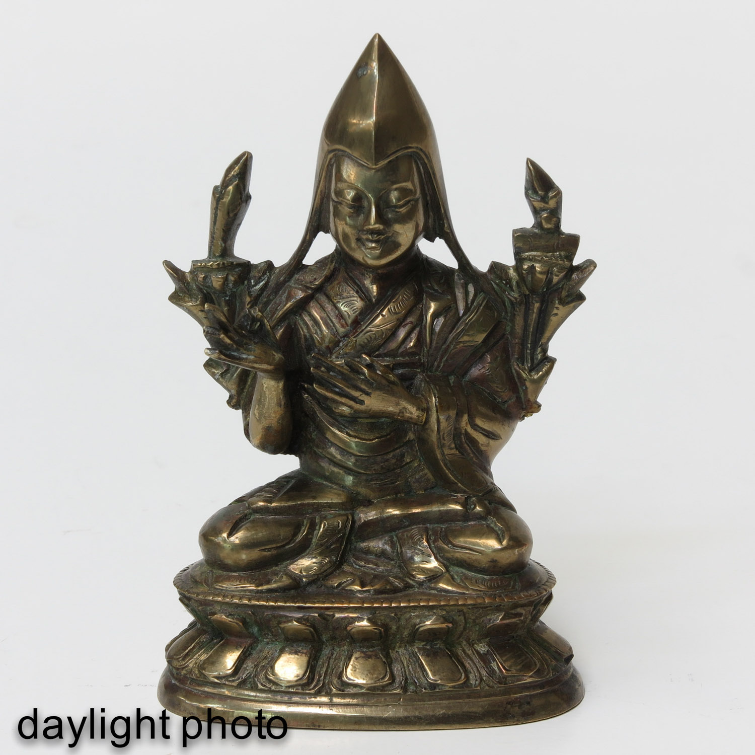 A Bronze Tibetan Lama Sculpture - Image 7 of 9