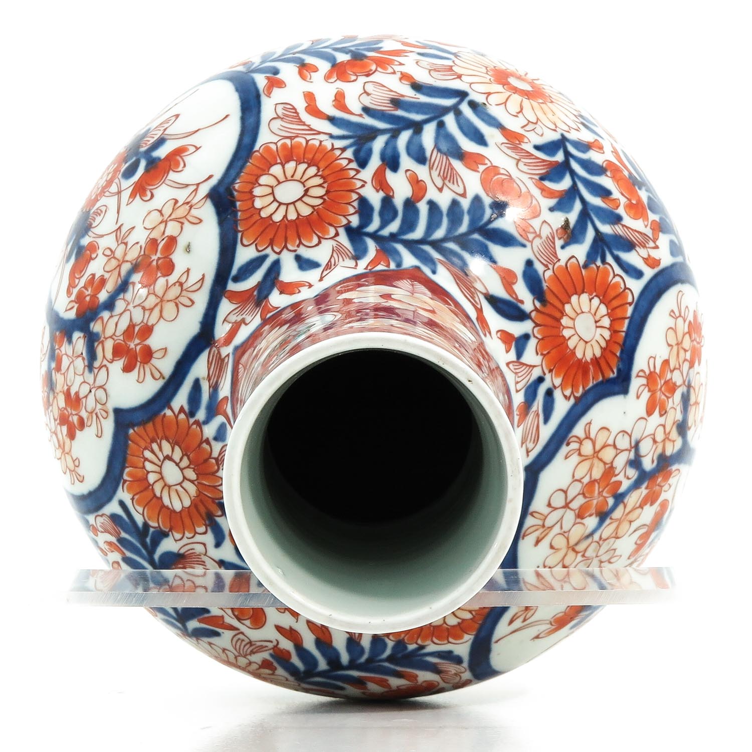 An Imari Bottle Vase - Image 5 of 9