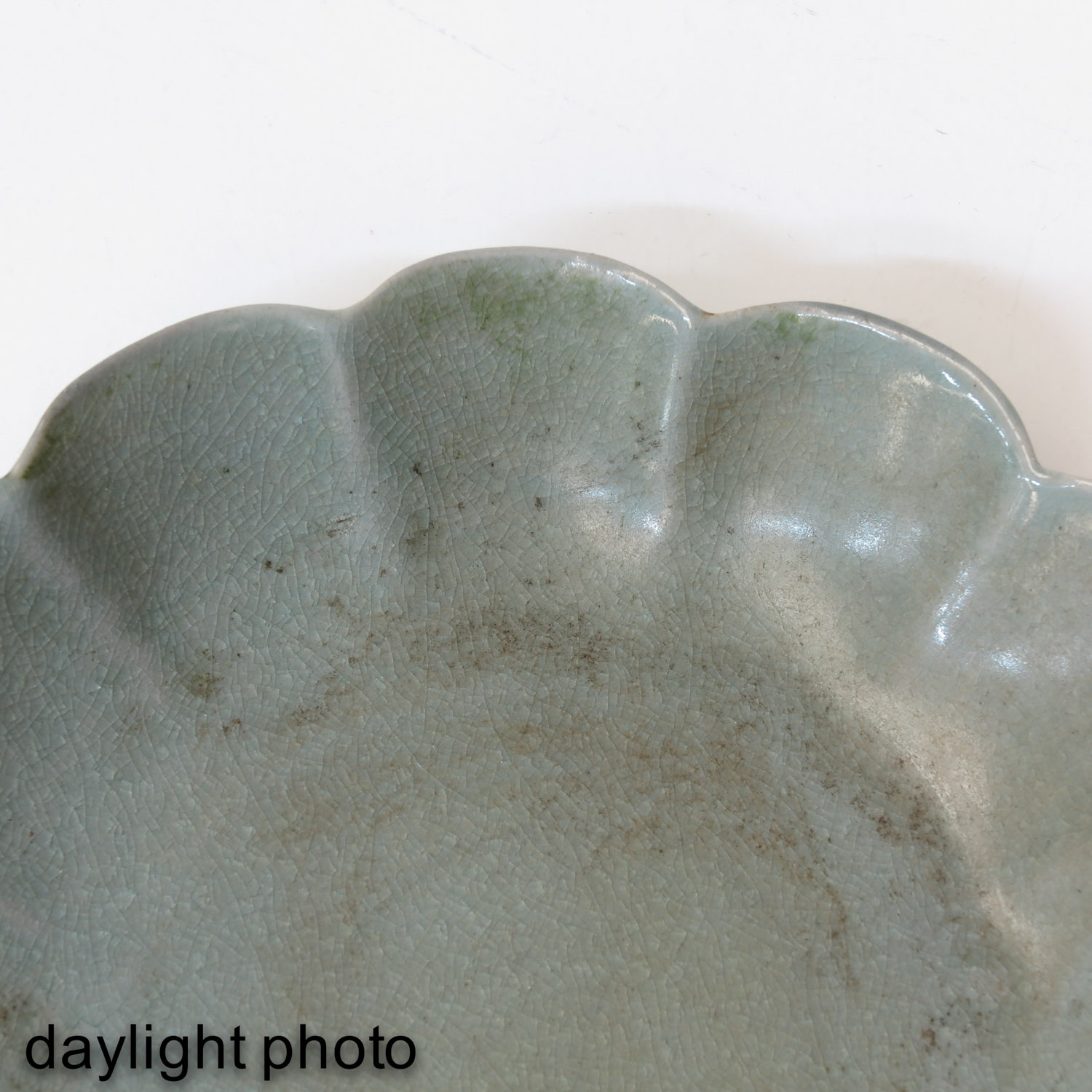 A Celadon Scalloped Dish - Image 5 of 5