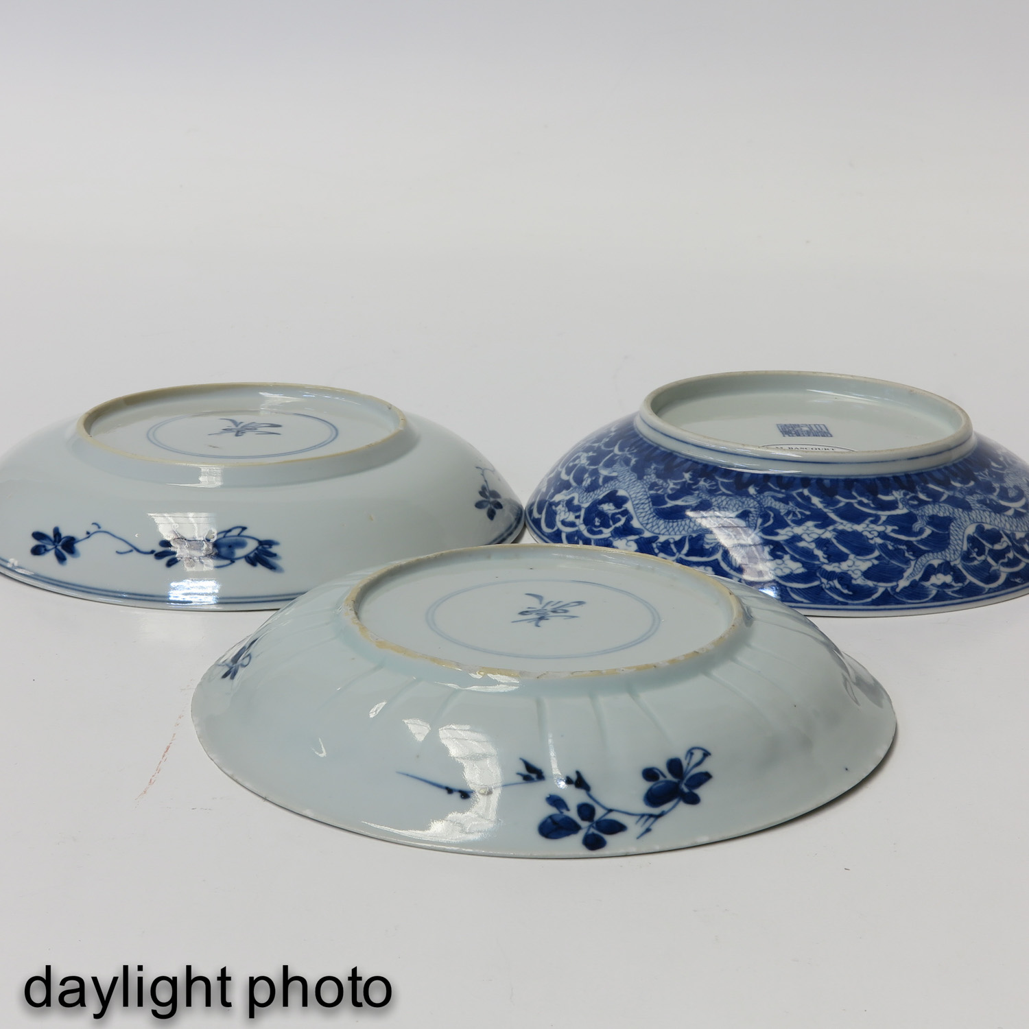 A Lot of 3 Blue and White Plates - Image 10 of 10