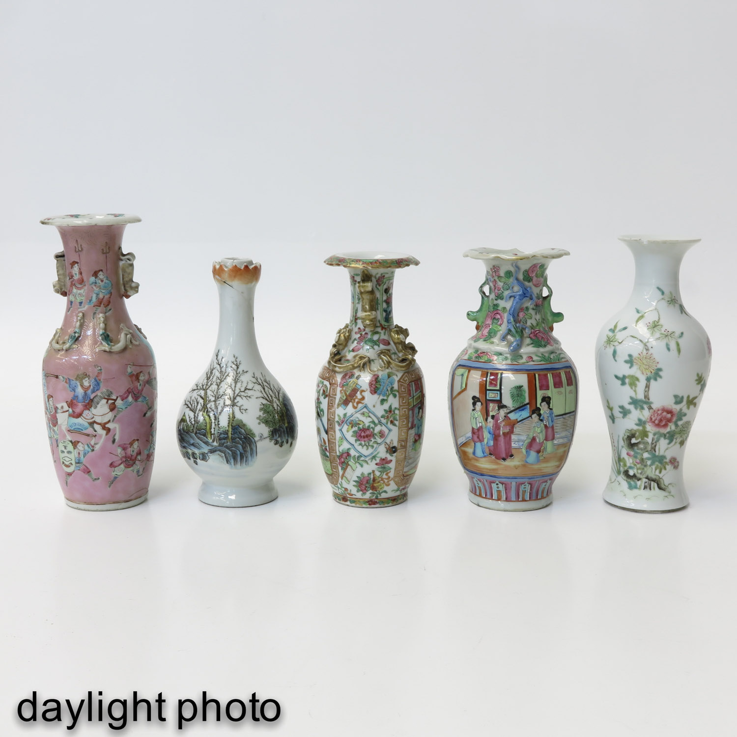 A Lot of 5 Vases - Image 7 of 9