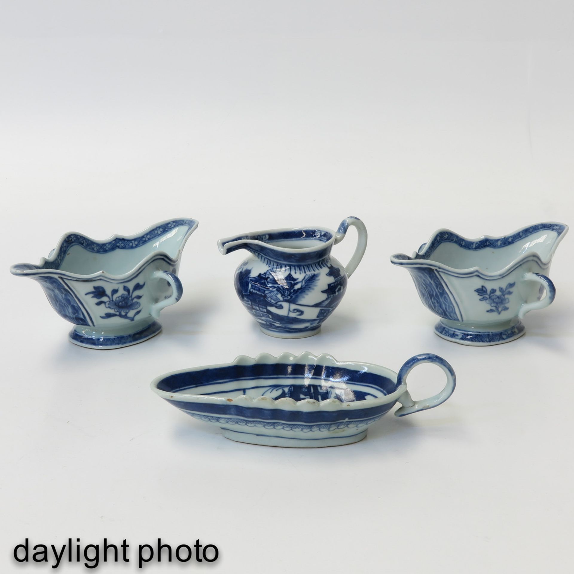 A Collection of Porcelain - Bild 7 aus 10