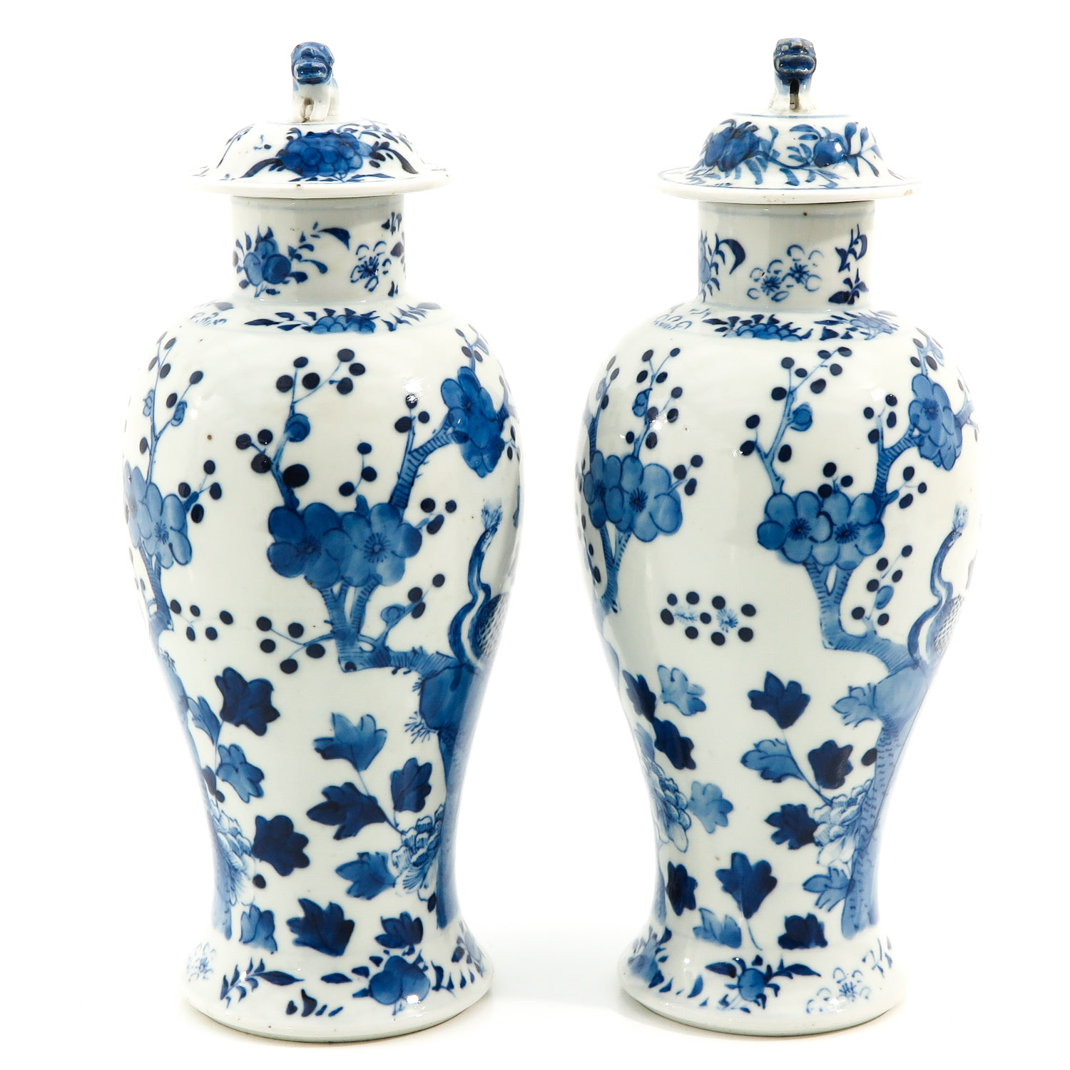 A Pair of Blue and White Covered Vases - Image 4 of 9