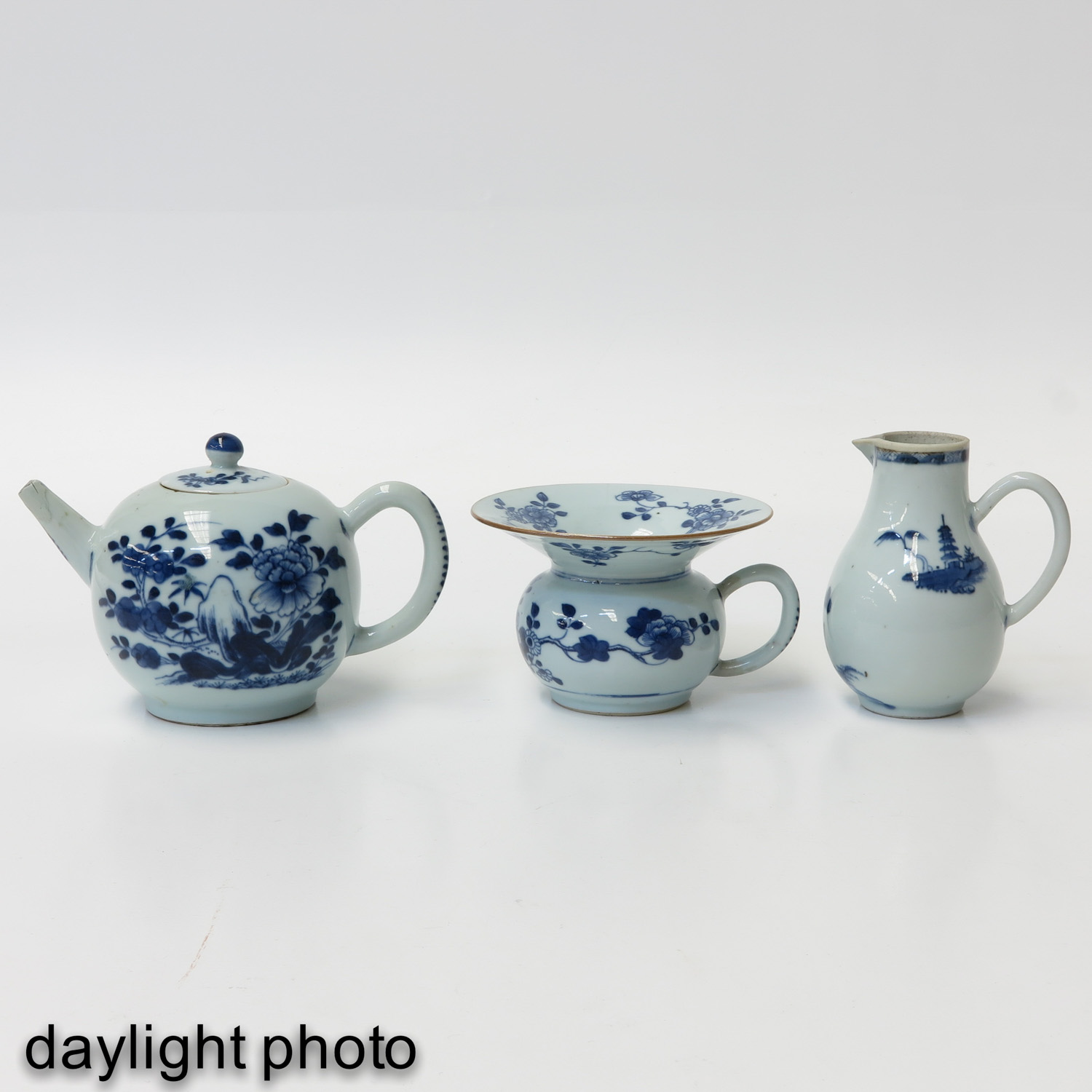 A Diverse Collection of Porcelain - Image 7 of 9