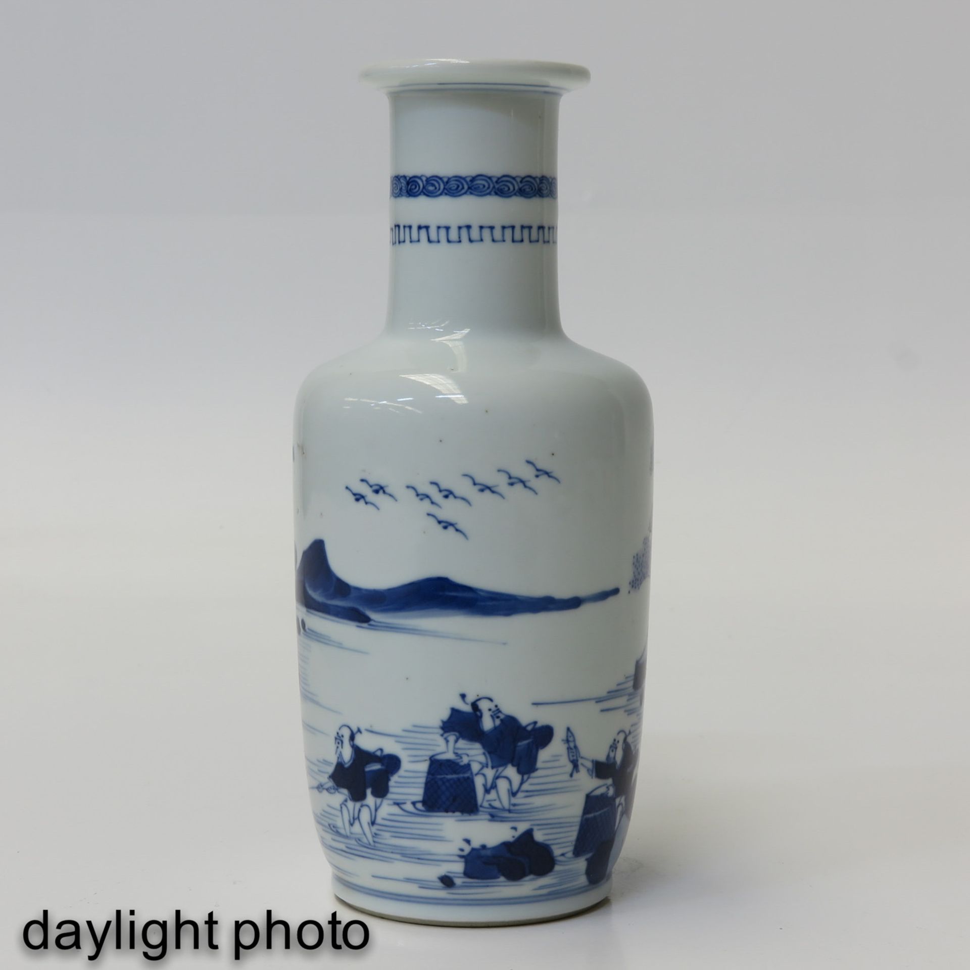A Blue and White Vase - Image 7 of 9