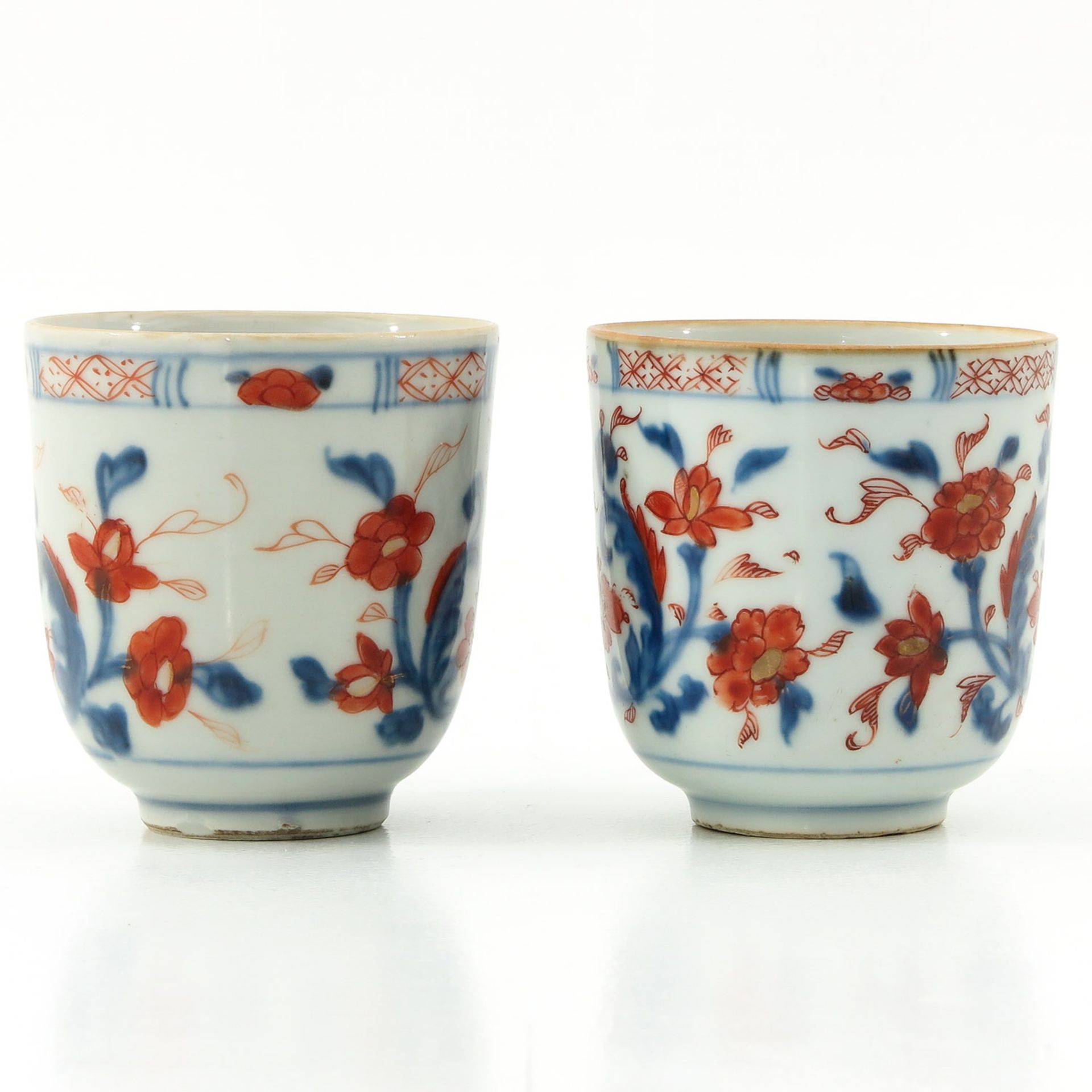 A Pair of Imari Cups and Saucers - Bild 4 aus 8
