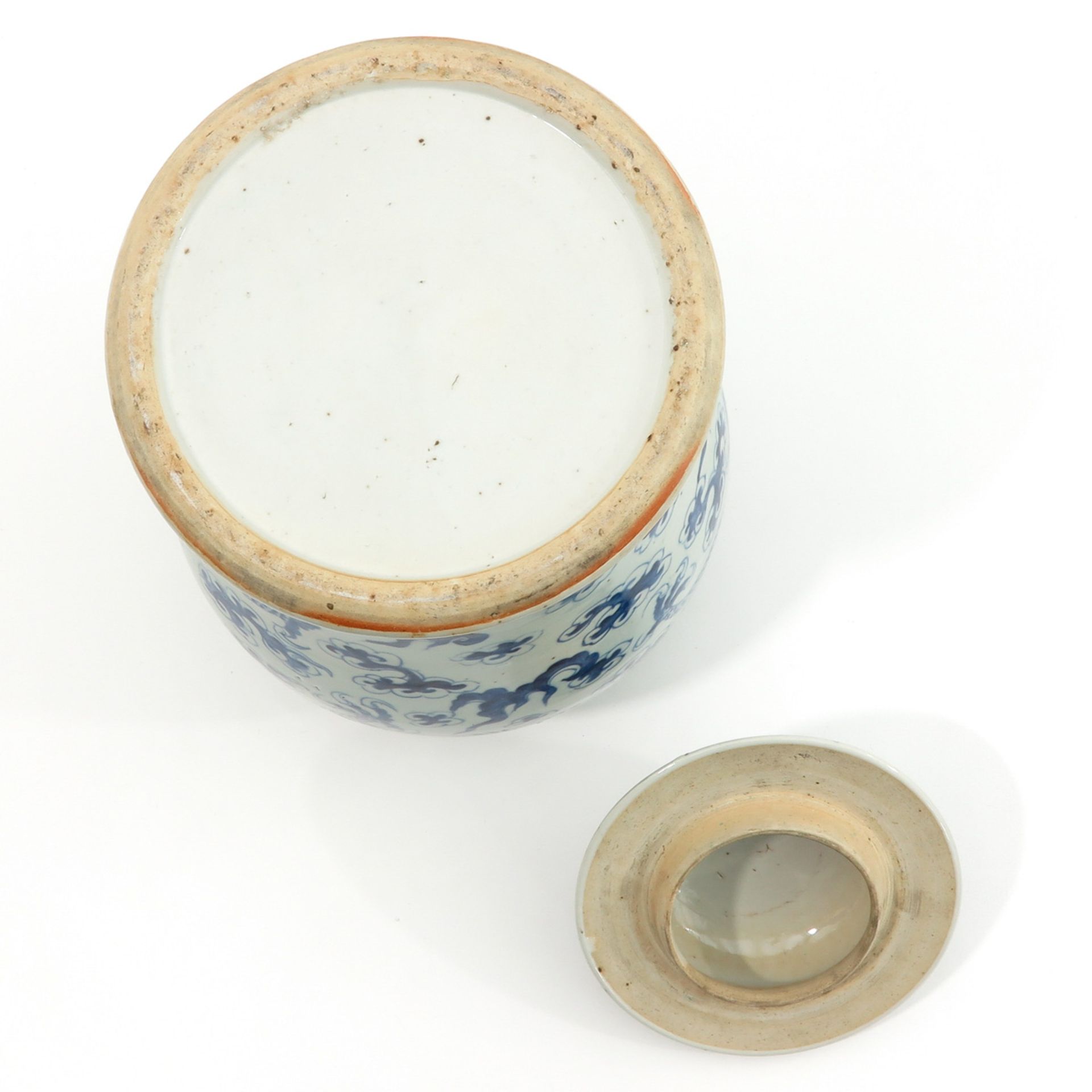 A Blue and White Jar with Cover - Bild 6 aus 10