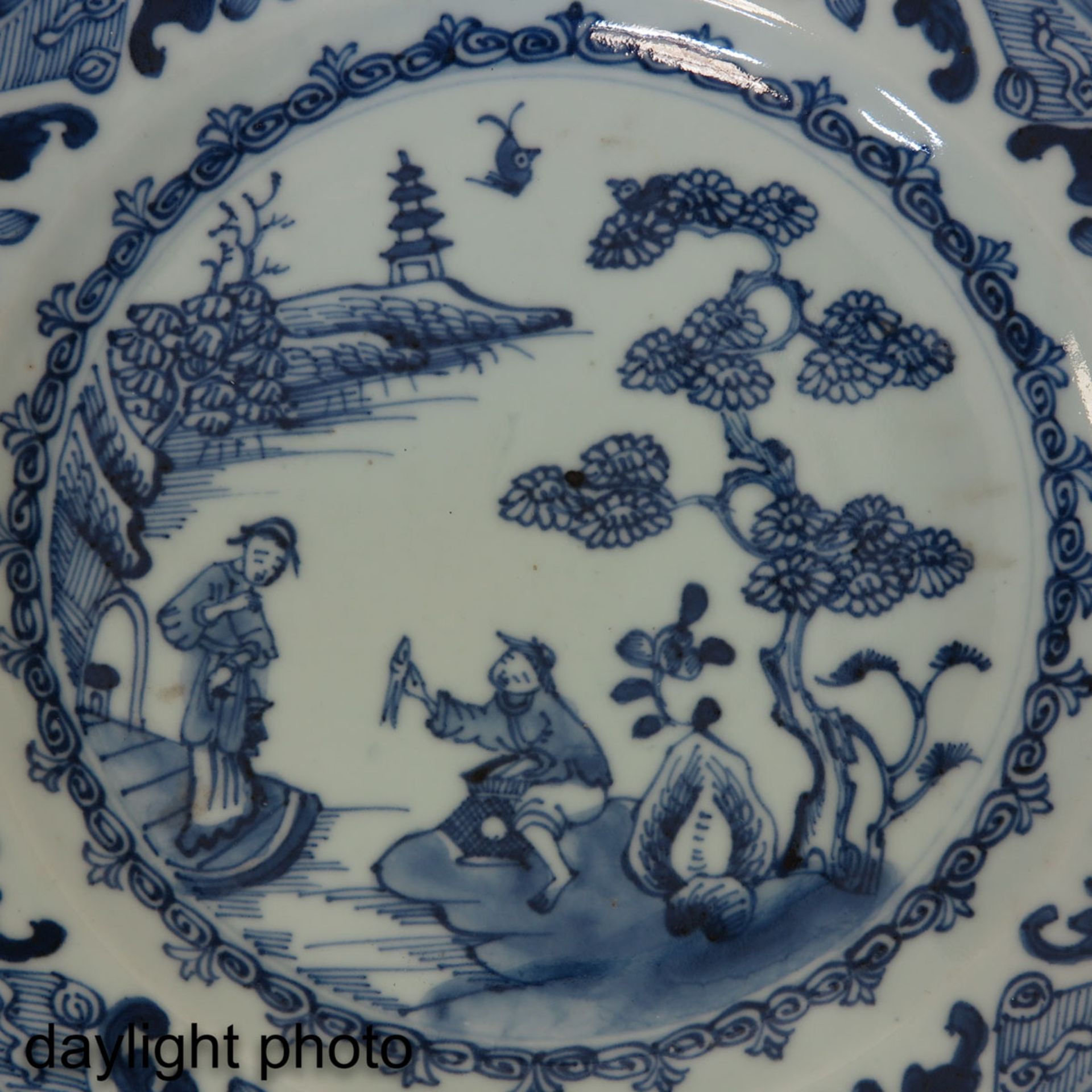 A Pair of Blue and White Plates - Image 9 of 10