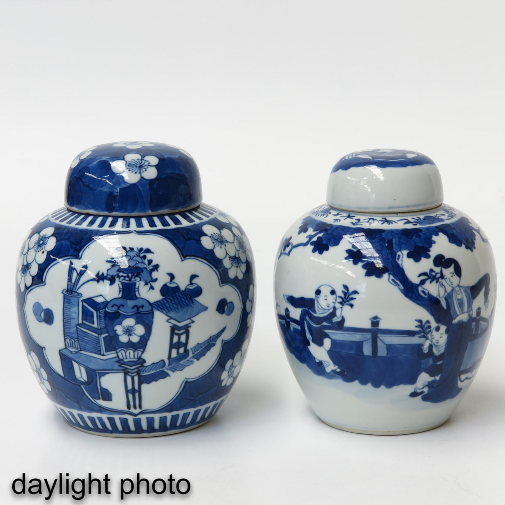 A Lot of 2 Blue and White Ginger Jars - Image 7 of 10