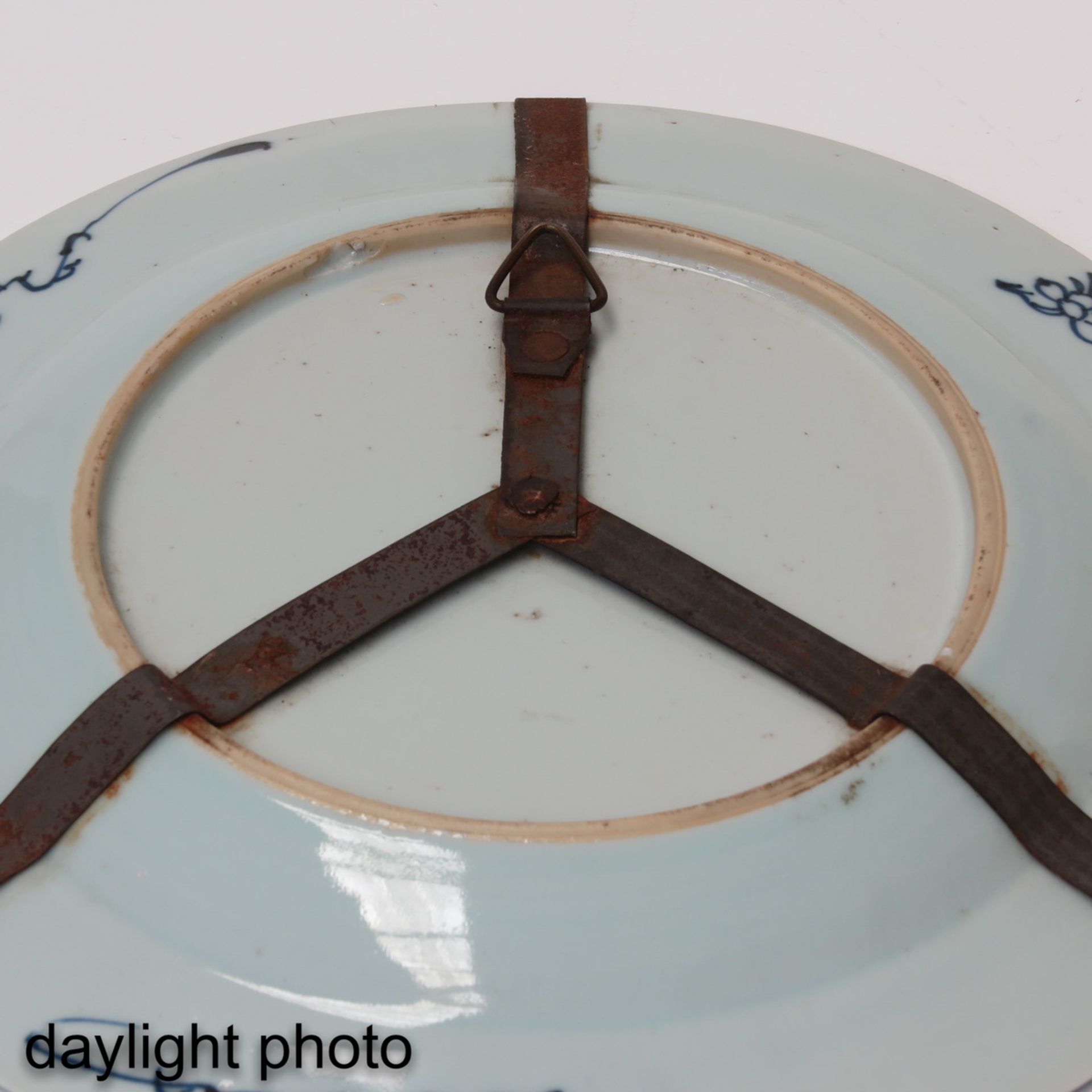 A Pair of Blue and White Plates - Image 8 of 10