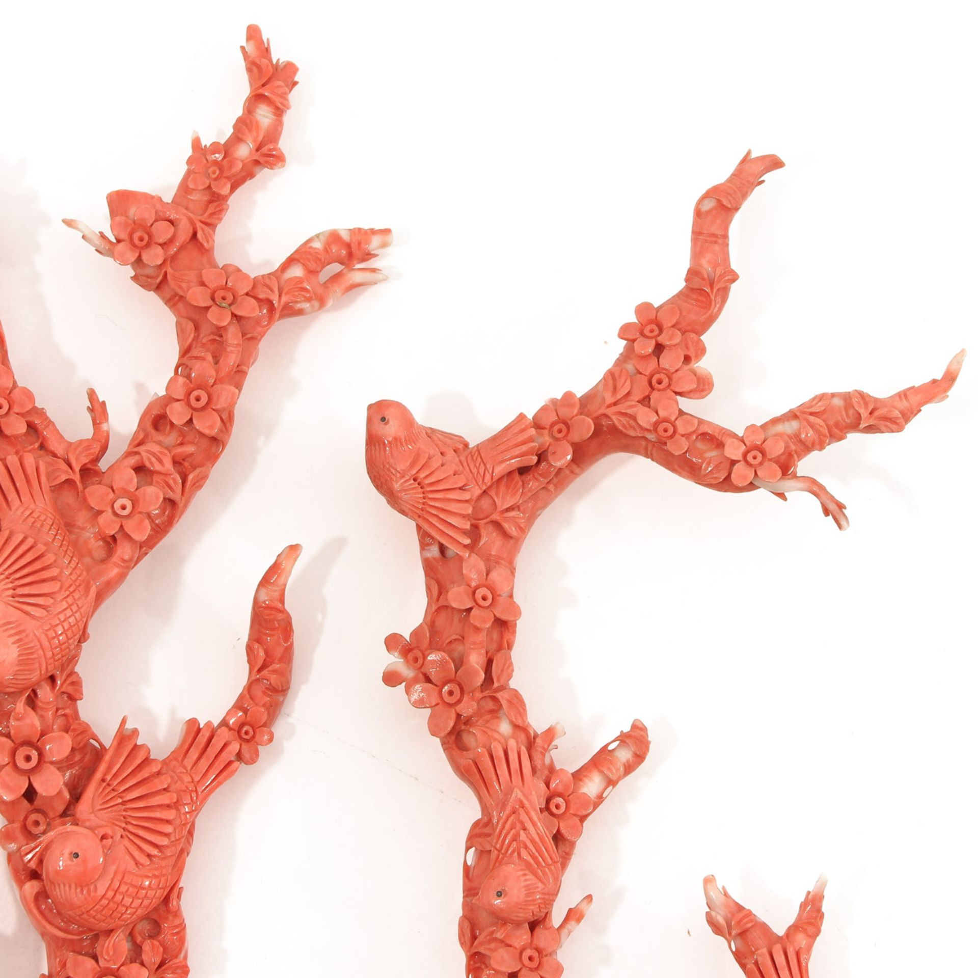 A Carved Red Coral Sculpture - Bild 5 aus 10
