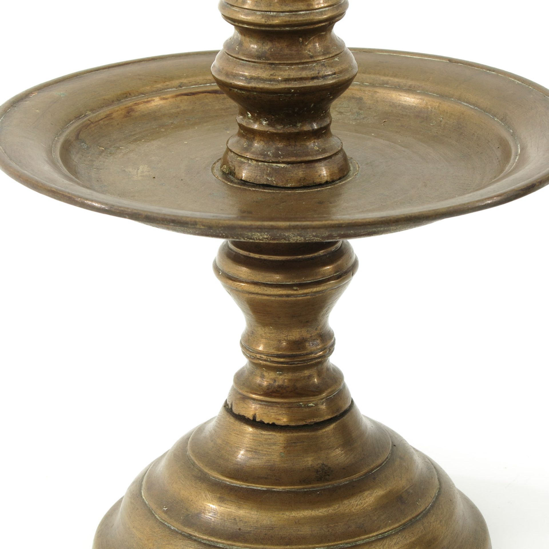 A Pair of Antique Brass Candlesticks - Image 7 of 7