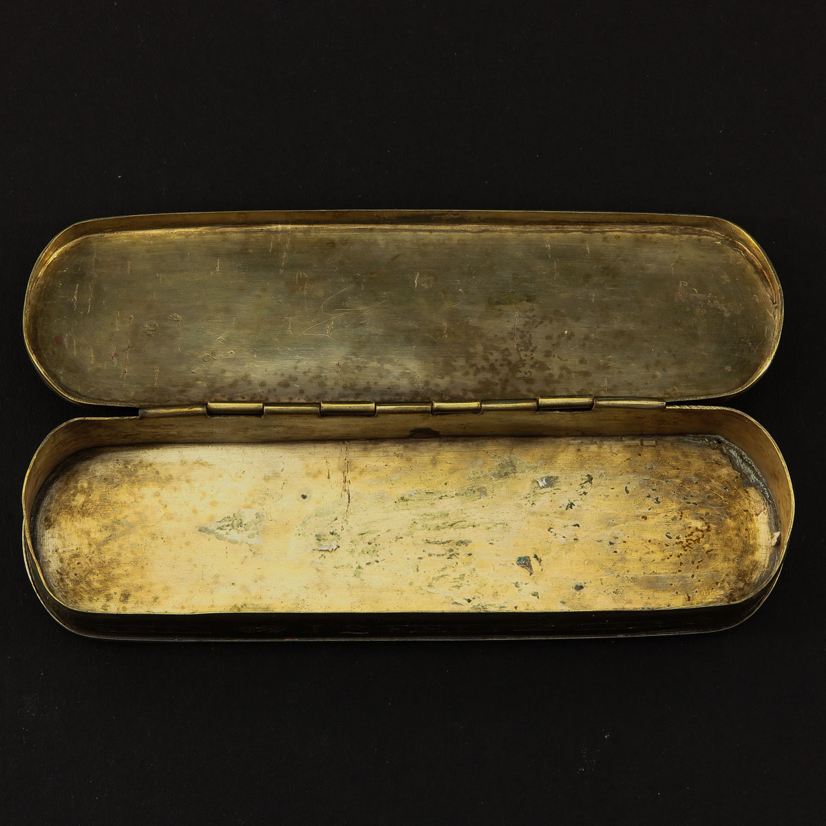 An 18th Century Brass Tobacco Box - Image 7 of 7