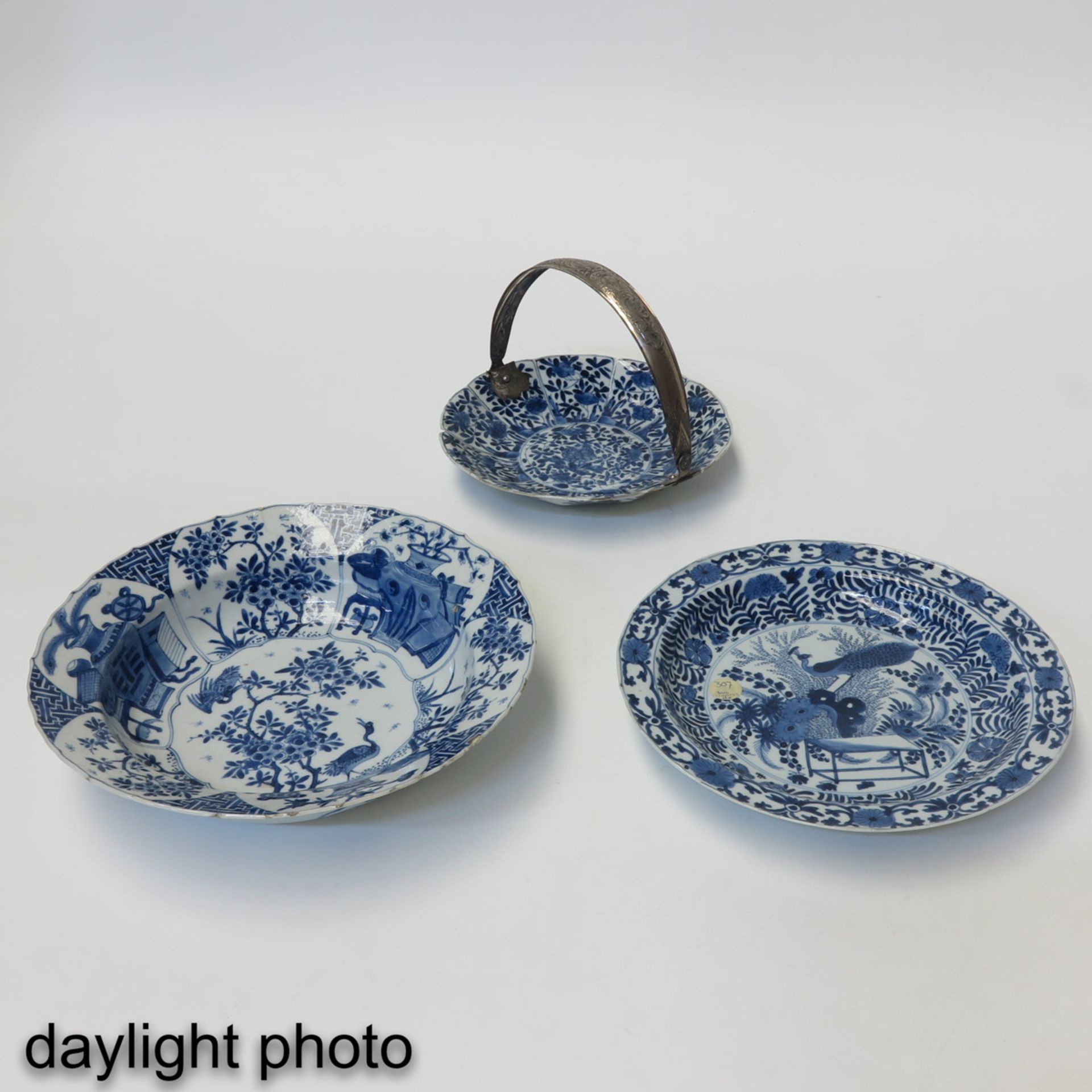 A Collection of Blue and White Porcelain - Bild 9 aus 10