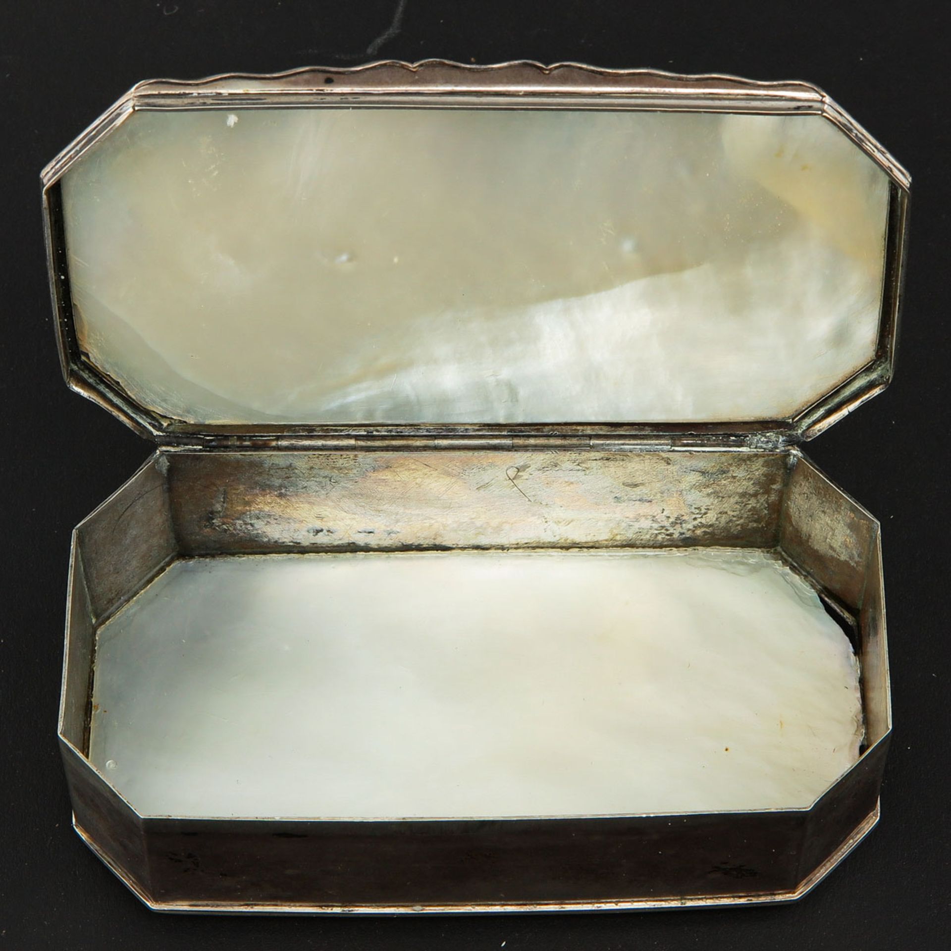 An 18th Century Silver Snuff Box - Bild 7 aus 9