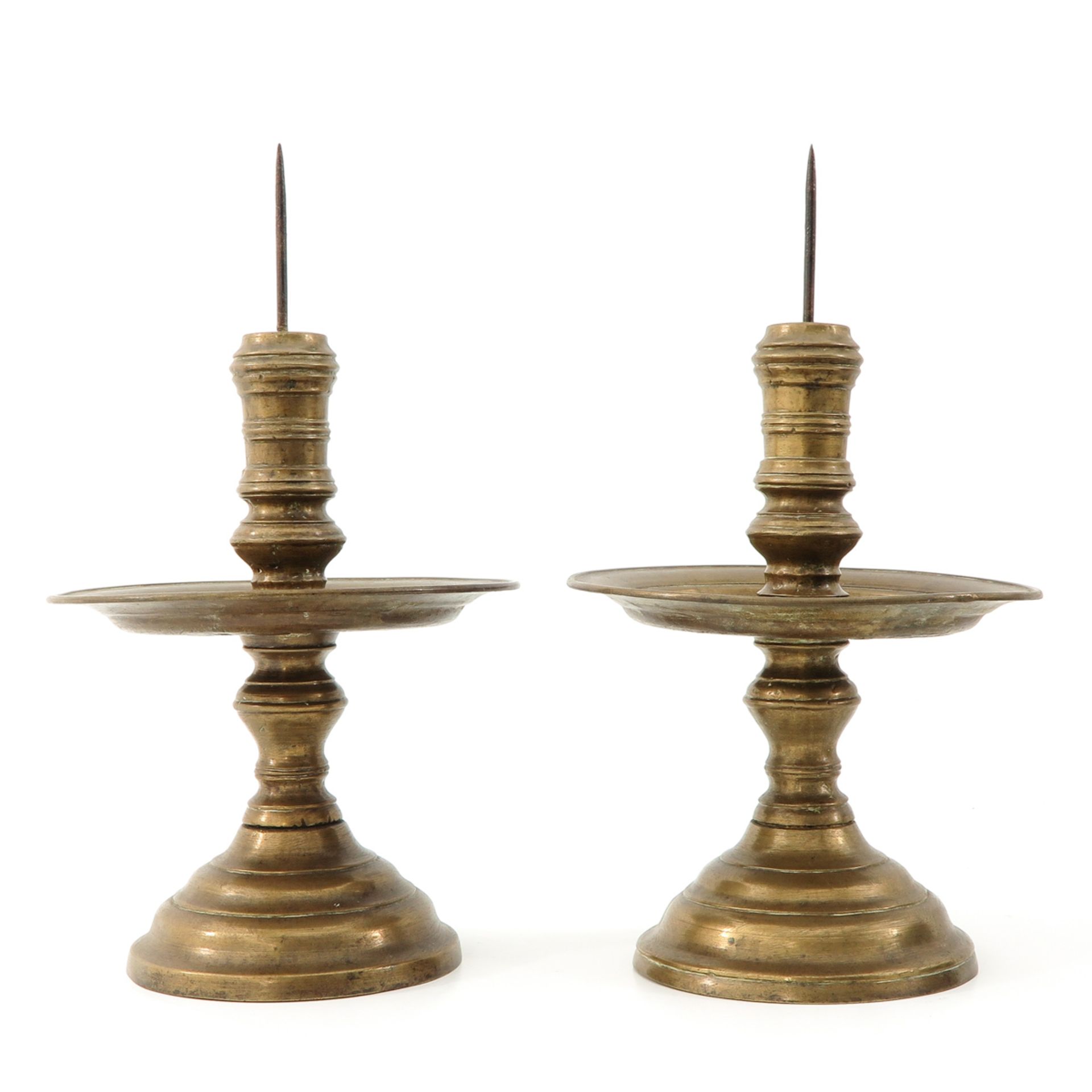 A Pair of Antique Brass Candlesticks - Bild 4 aus 7