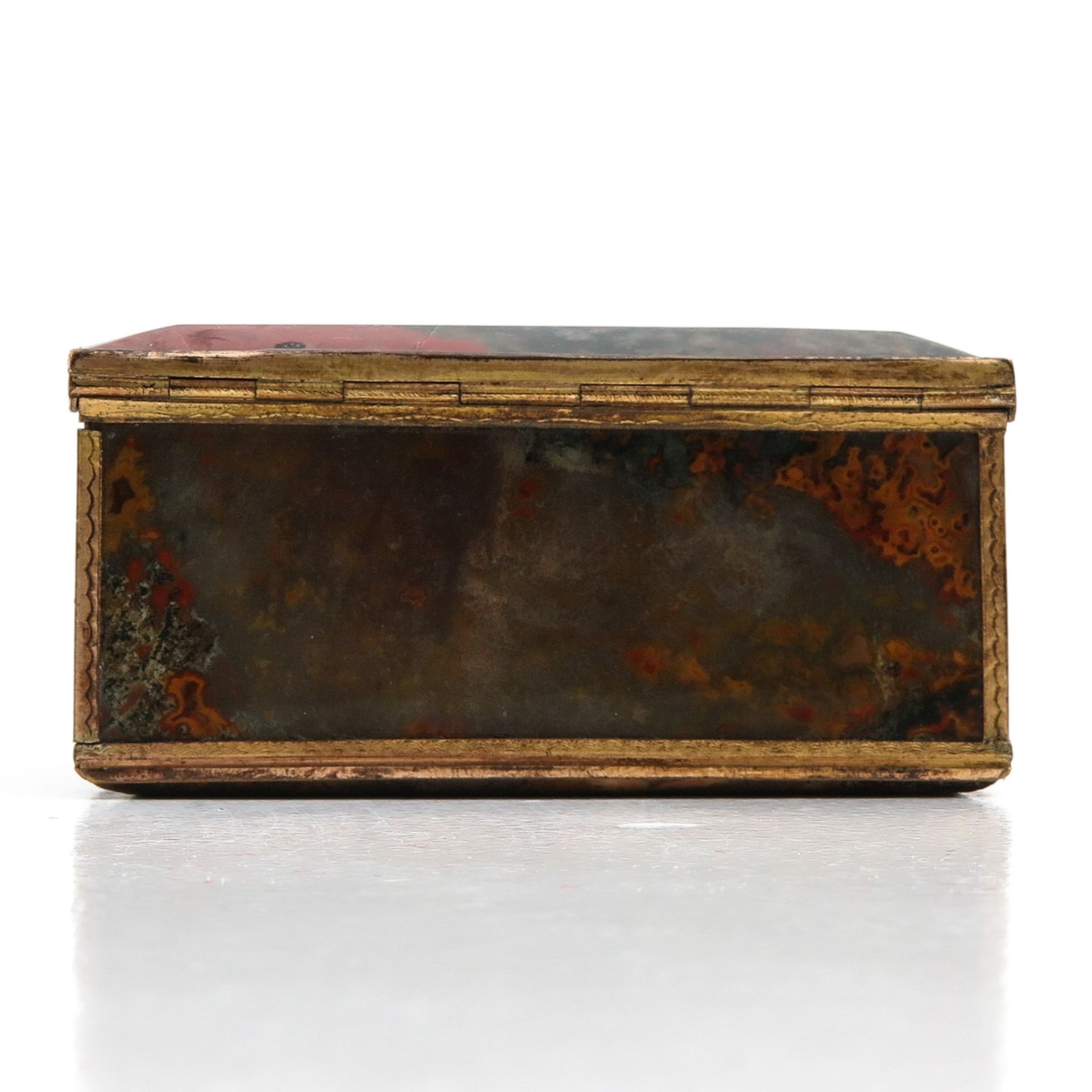 A 19th Century Snuff Box - Image 3 of 9